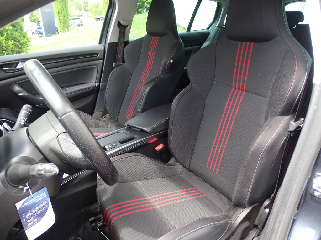 RENAULT Mégane Grandtour RSLINE 1.6 E-Tech PHEV-image-4