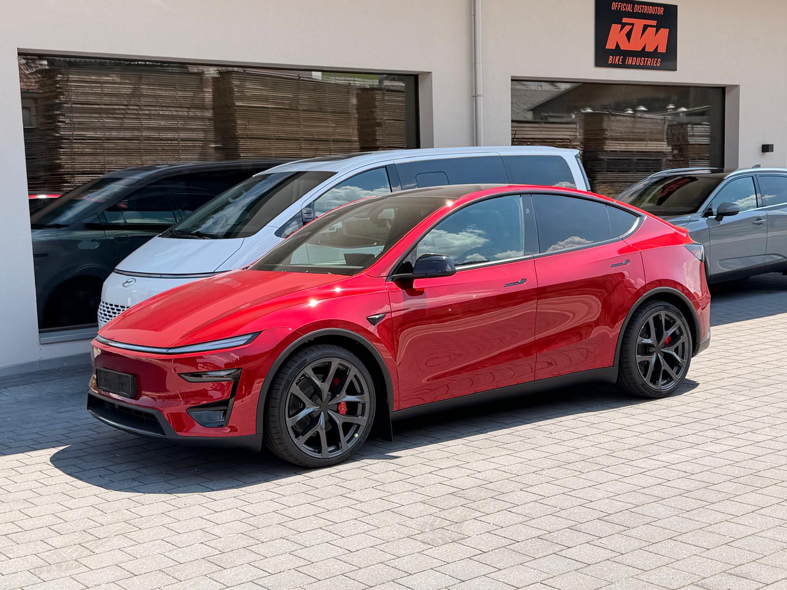 TESLA Model Y Performance-image-28