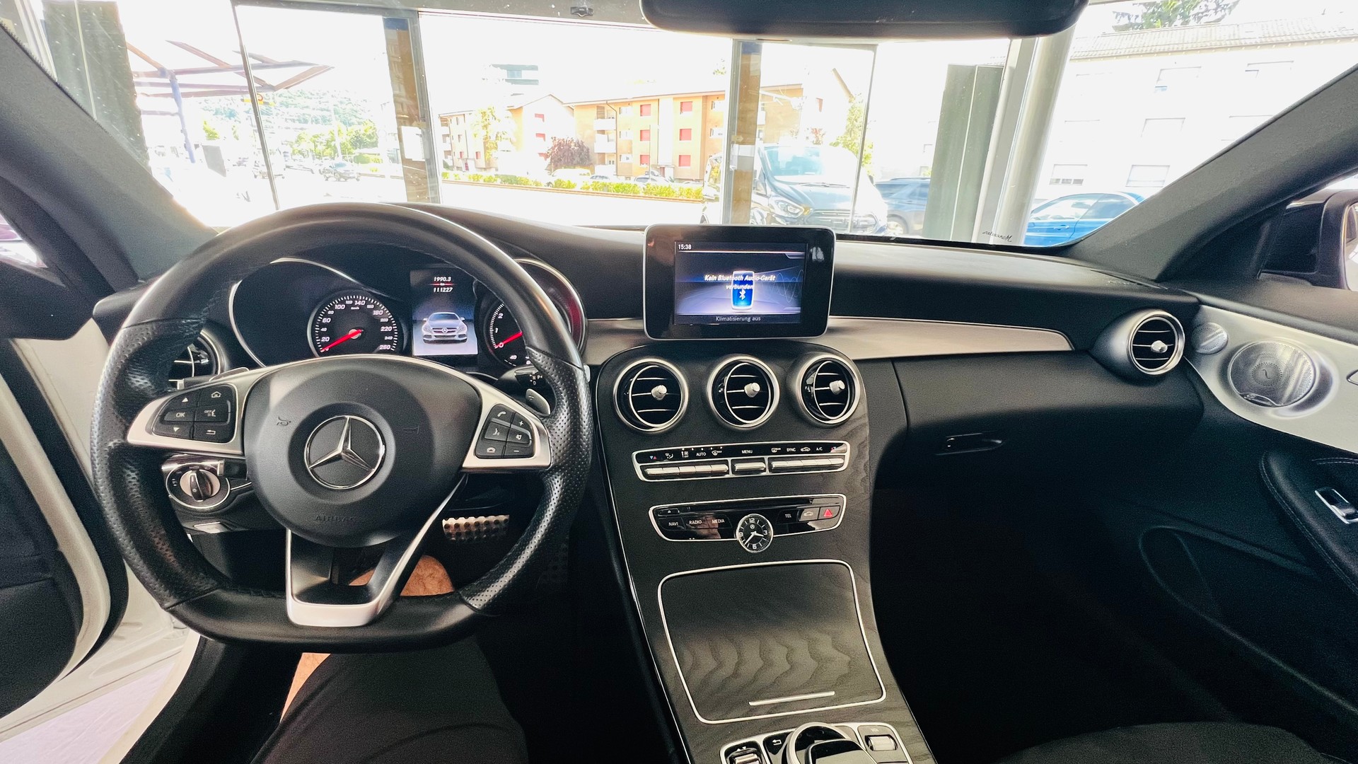 MERCEDES-BENZ C 300-image-12
