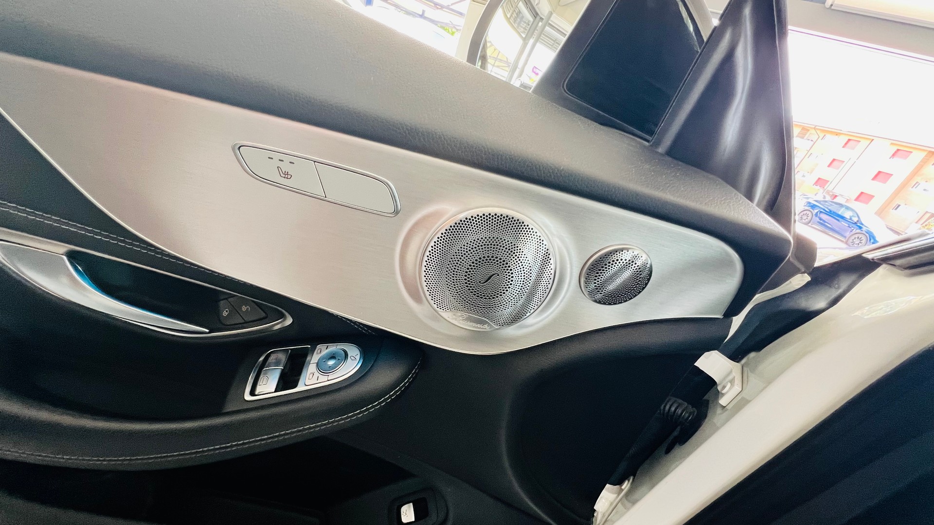 MERCEDES-BENZ C 300-image-7