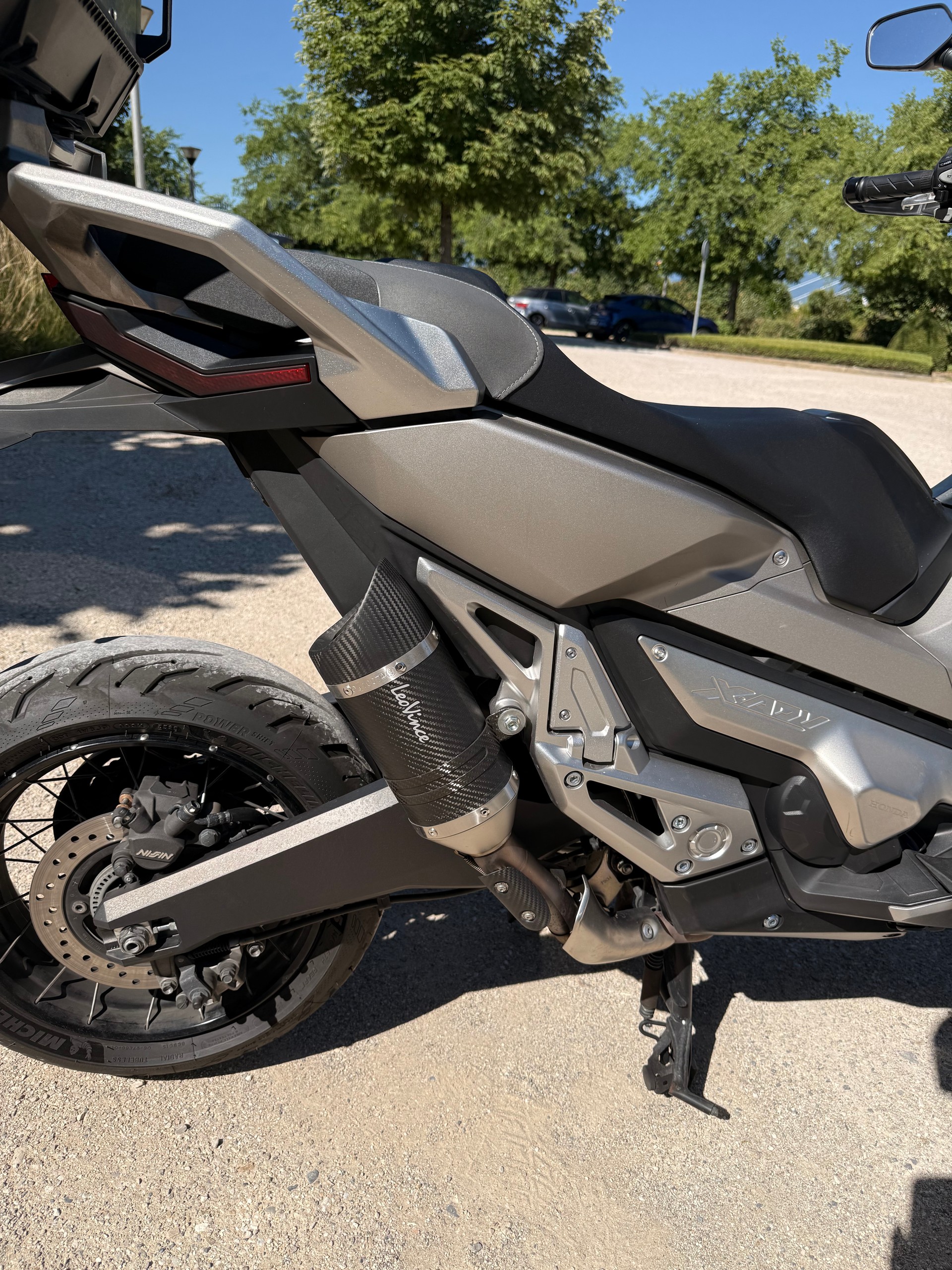 HONDA X-ADV 750 ABS-image-4