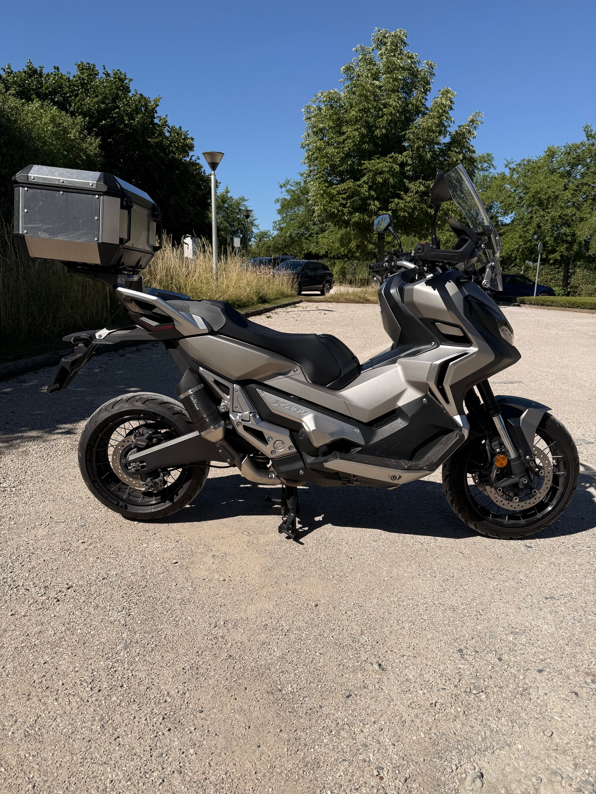 HONDA X-ADV 750 ABS-image-3