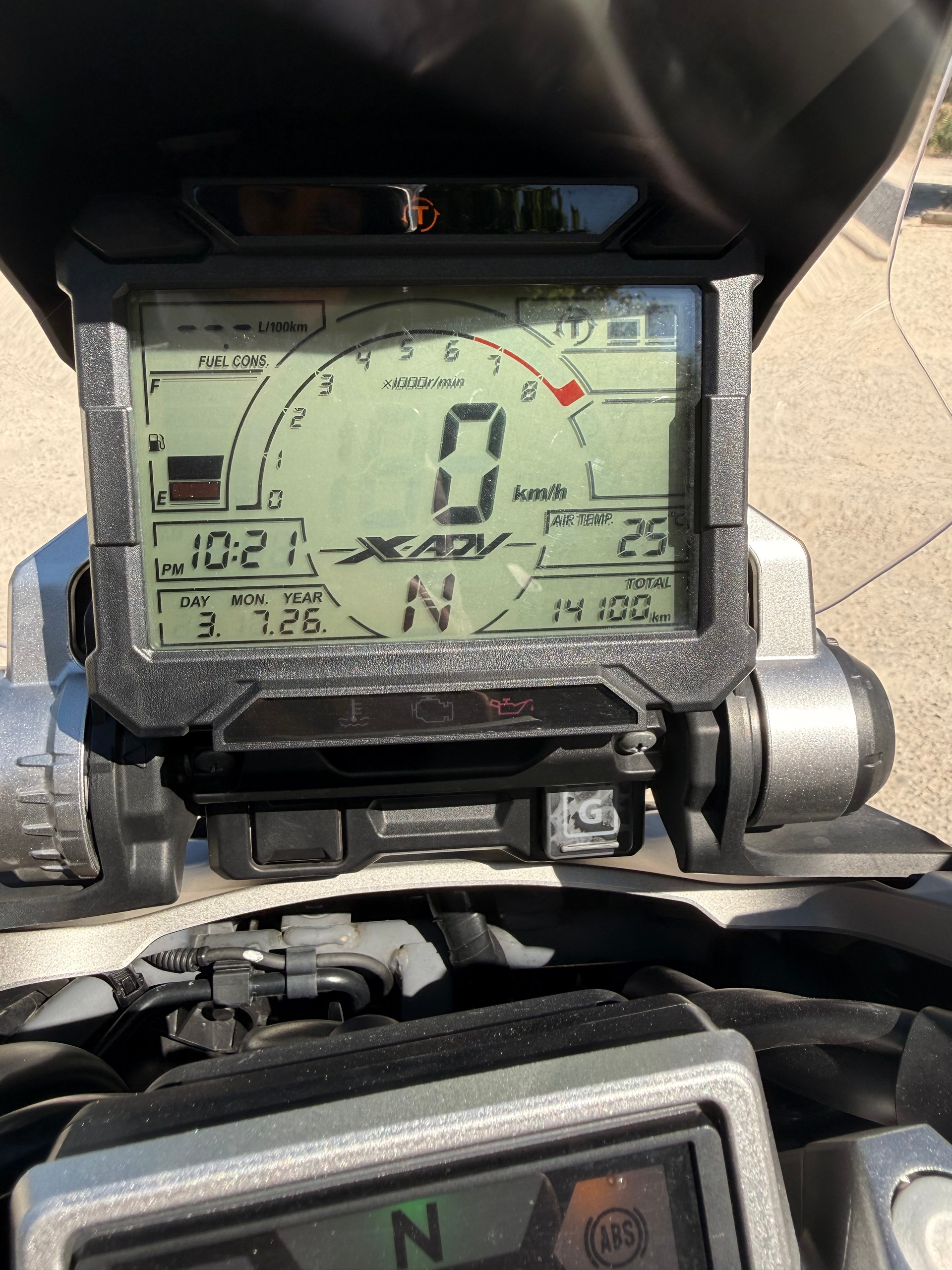 HONDA X-ADV 750 ABS-image-6