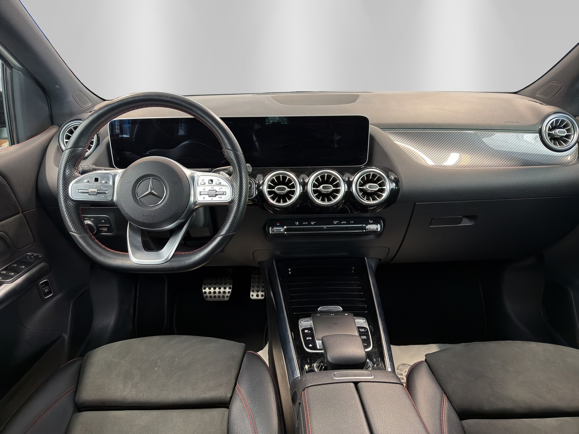 MERCEDES-BENZ B 220 4Matic AMG Line 7G-DCT-image-8