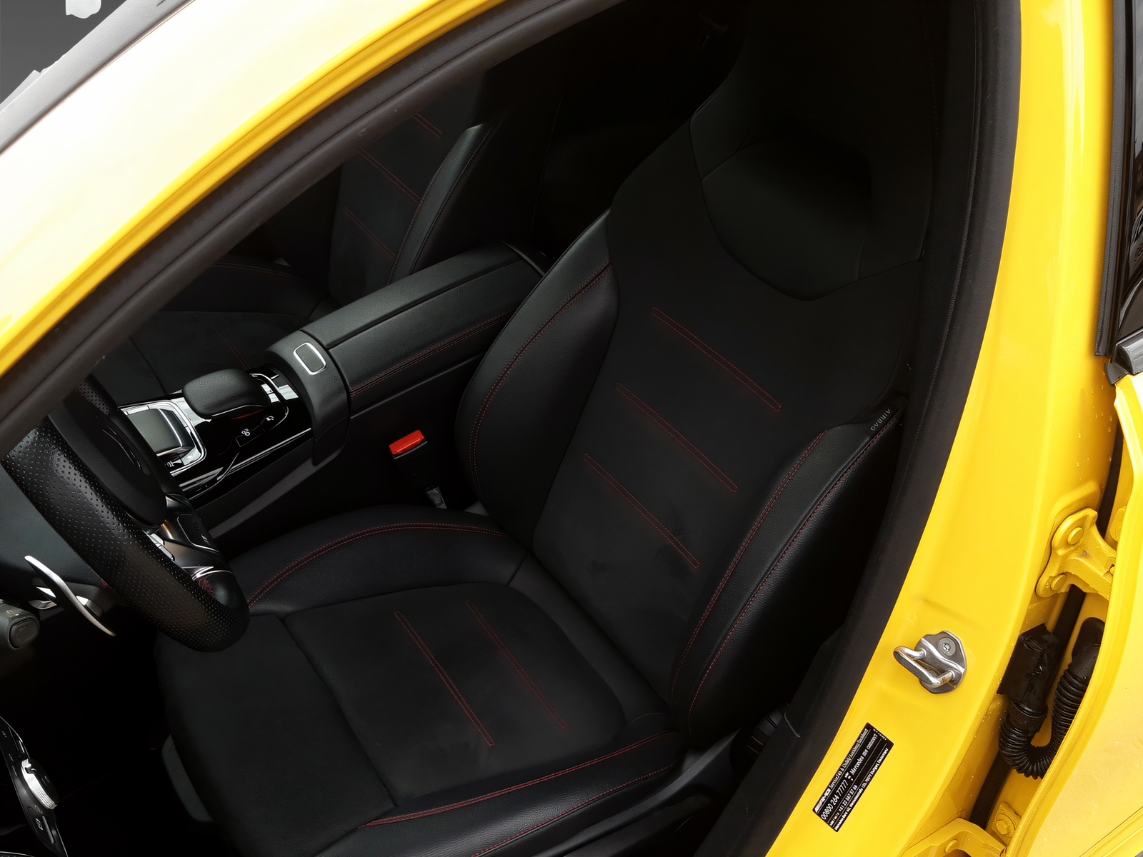 MERCEDES-BENZ A 35 4Matic-image-8