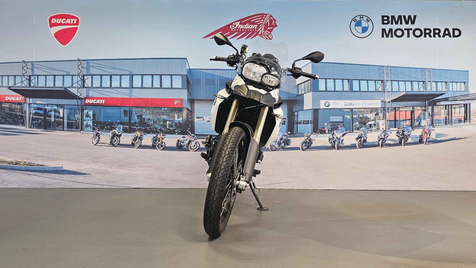 BMW F 800 GS-image-1