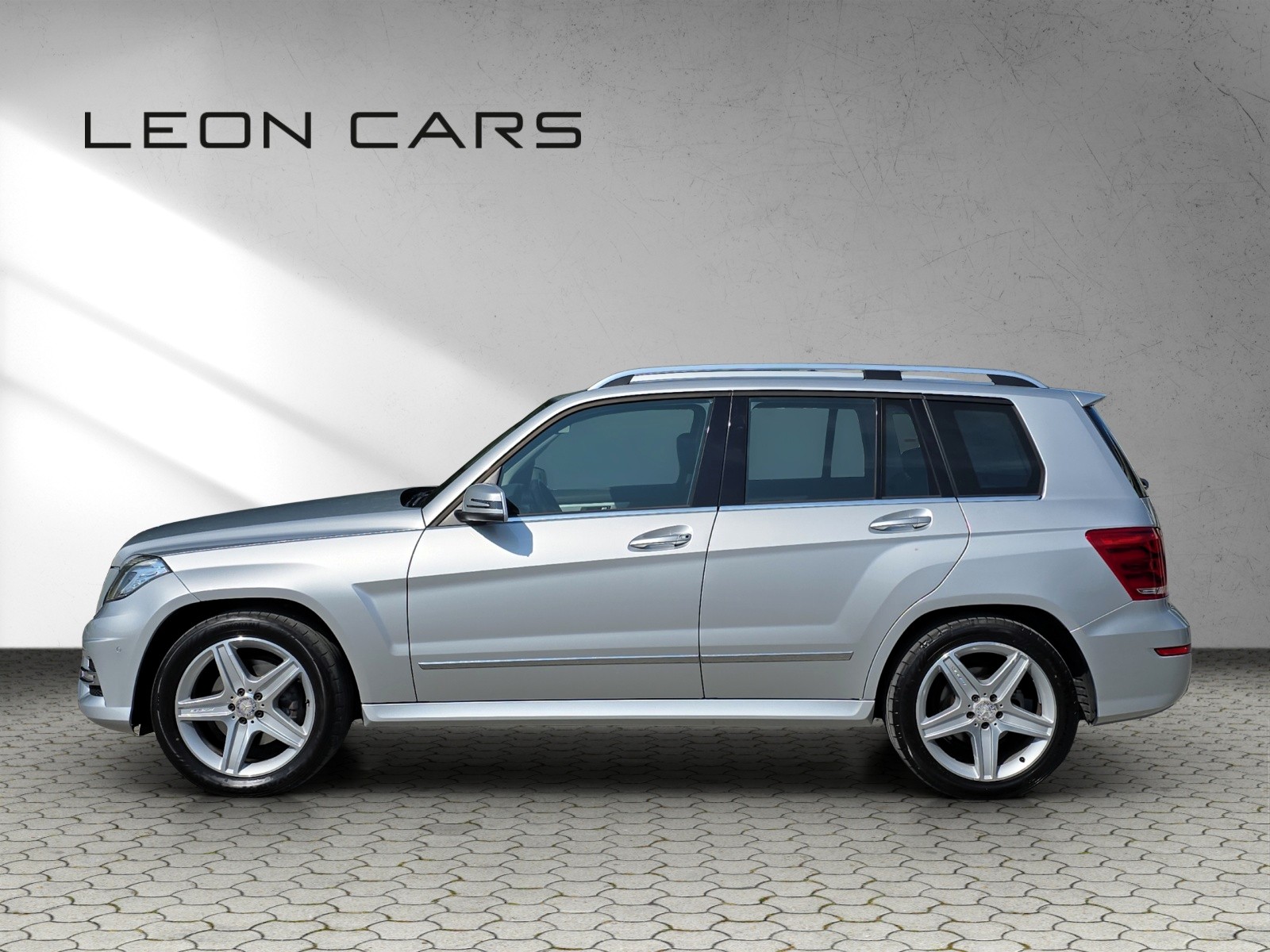 MERCEDES-BENZ GLK 250 4Matic 7G-Tronic AMG Line-image-7