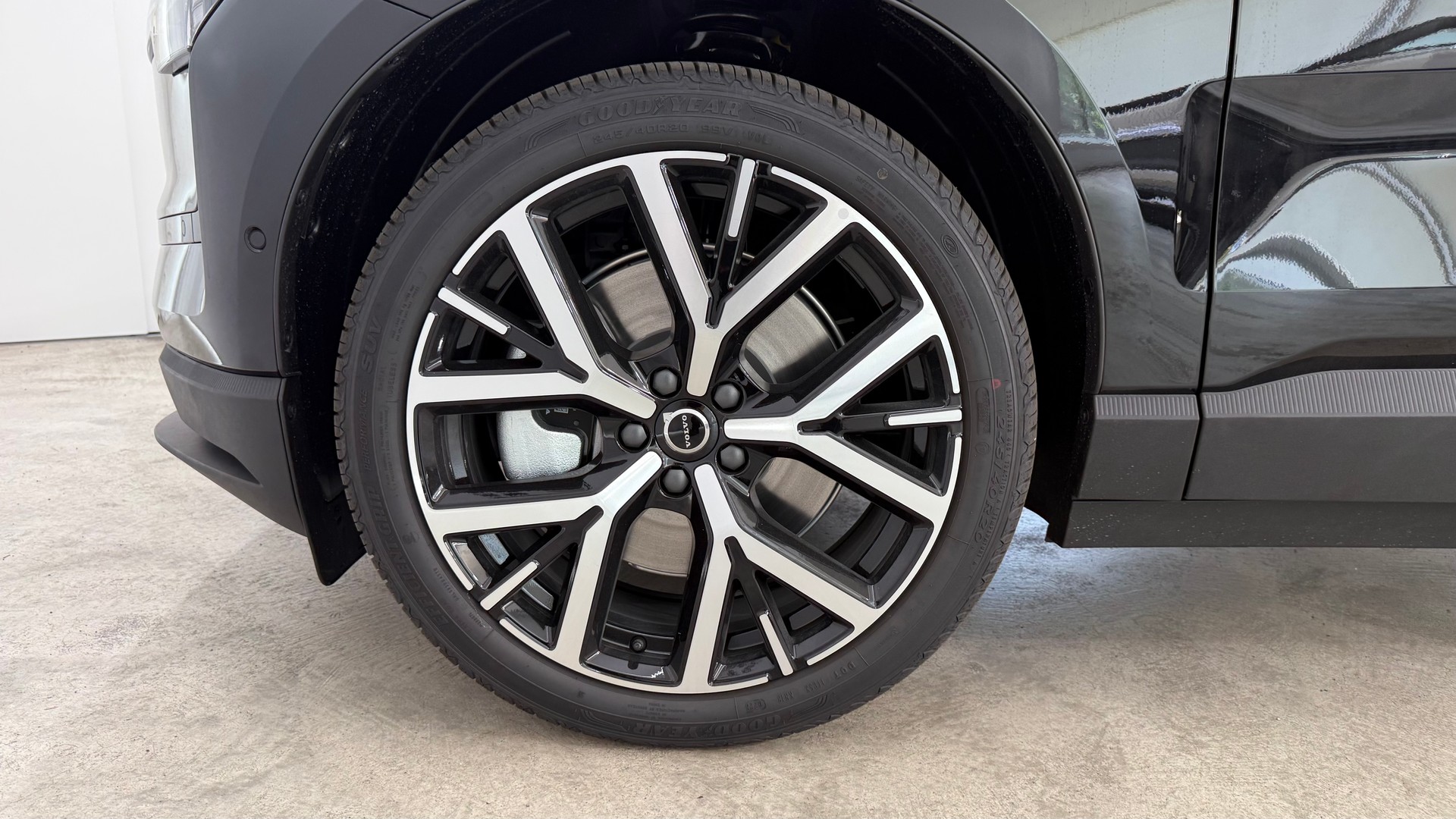 VOLVO EX 30 E60 Twin Ultra Performanc-image-8