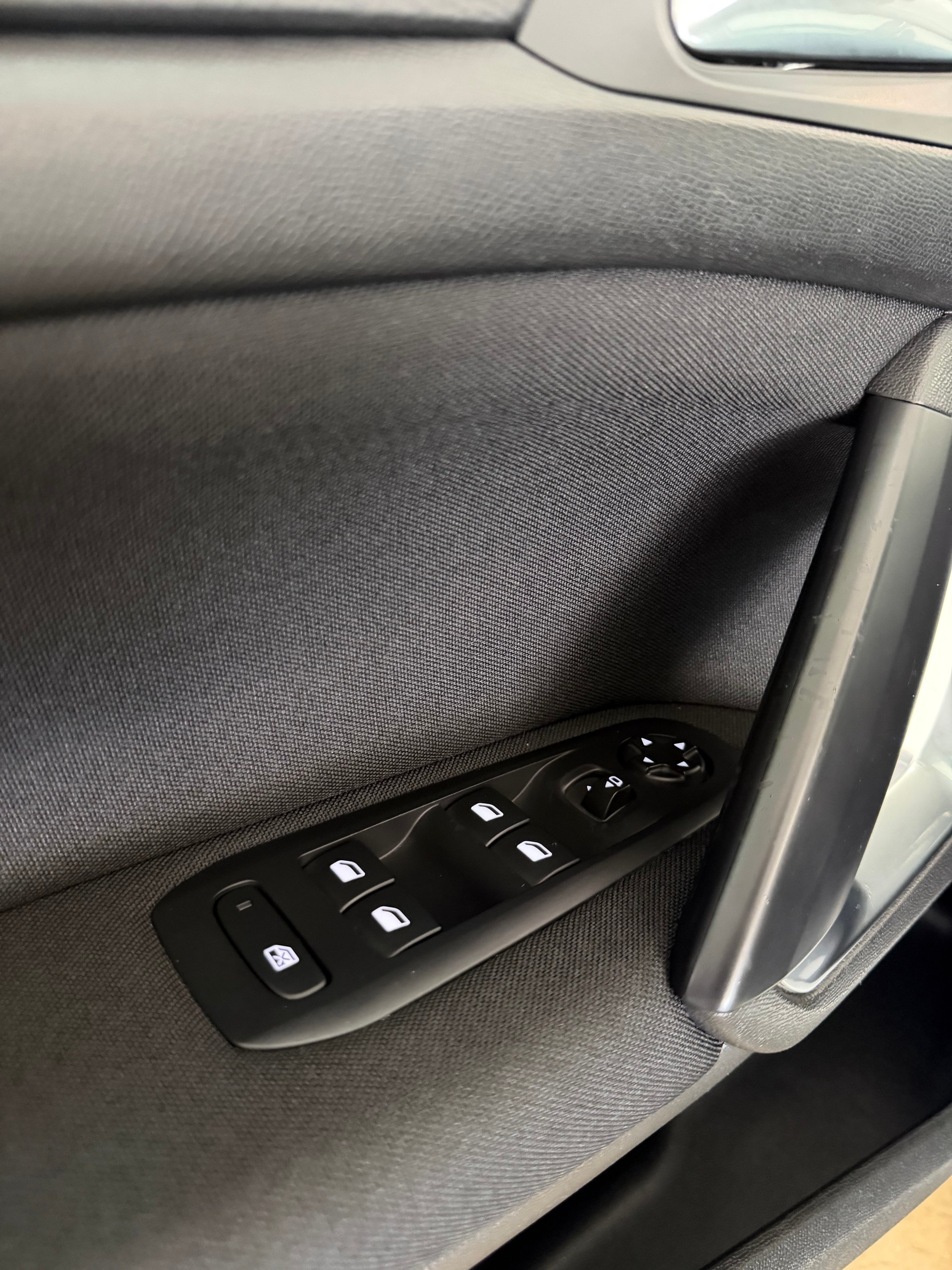 PEUGEOT 308 SW 1.2 THP Allure Automatic-image-14