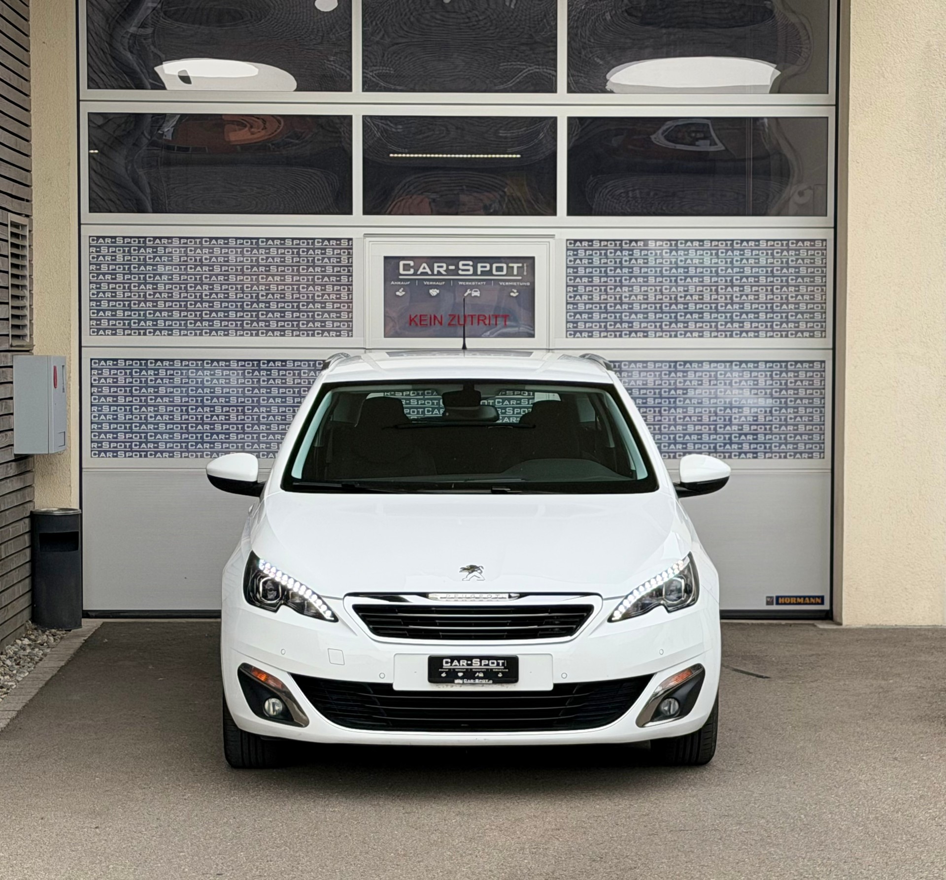 PEUGEOT 308 SW 1.2 THP Allure Automatic-showroom-element-1