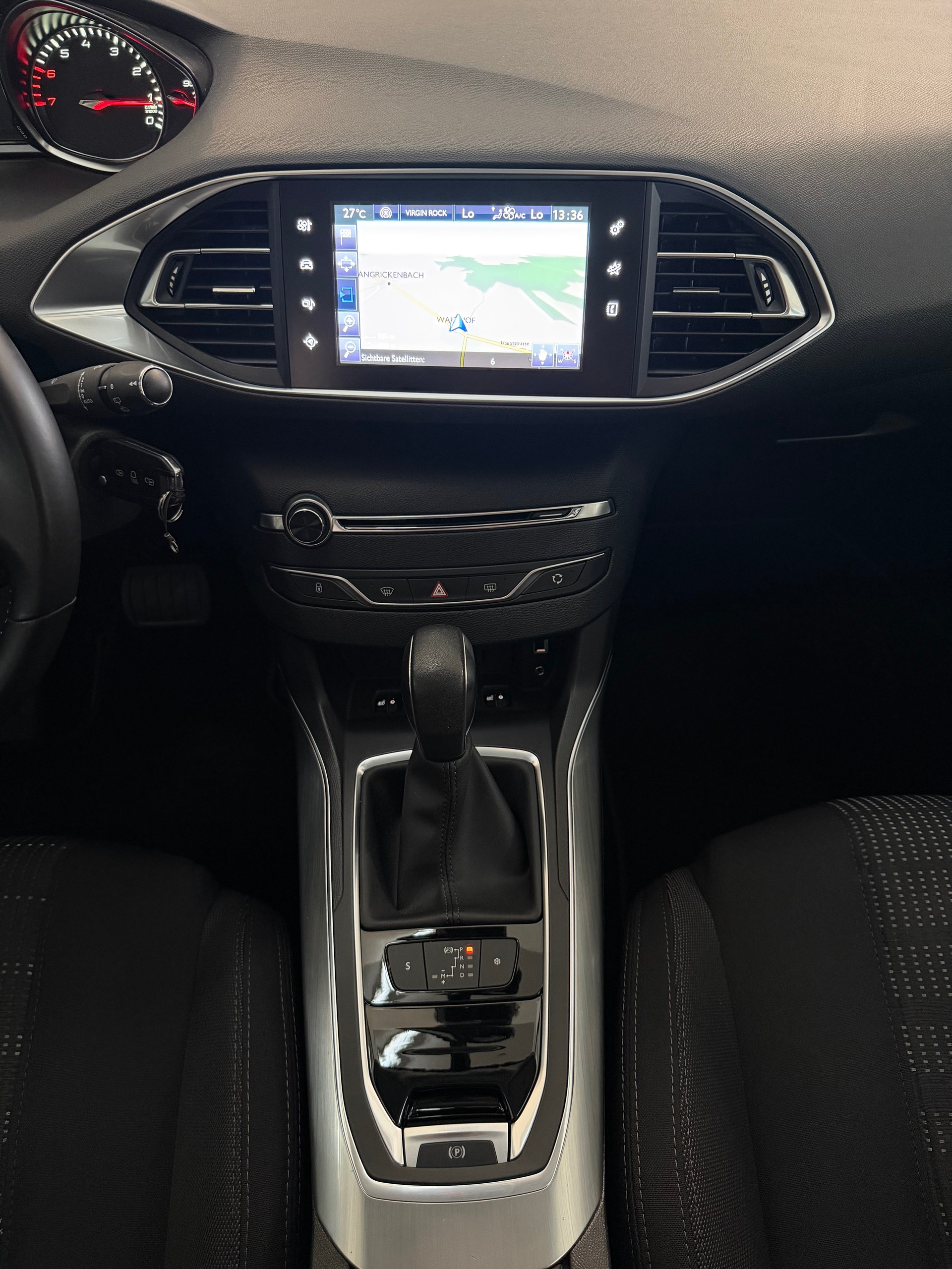 PEUGEOT 308 SW 1.2 THP Allure Automatic-image-8