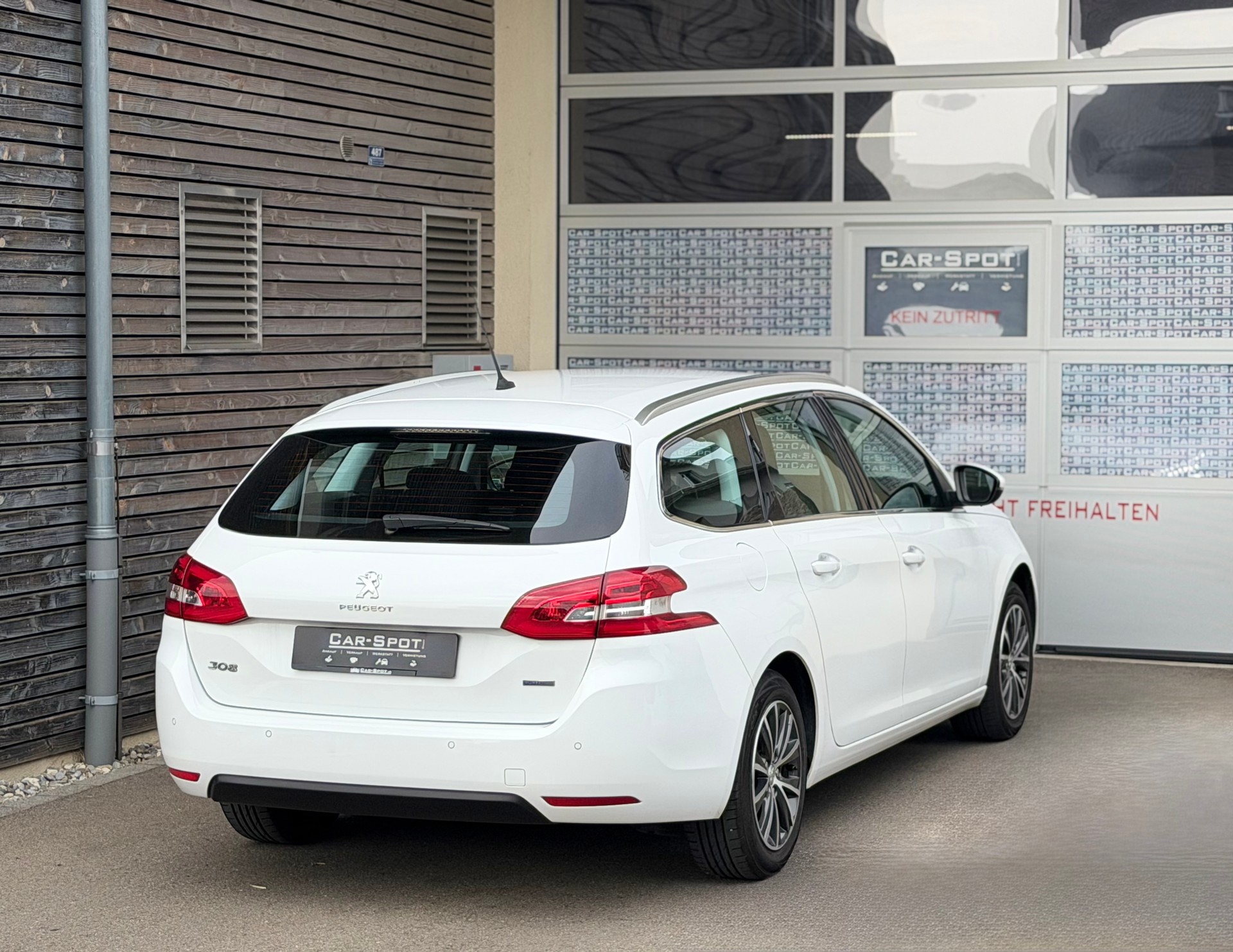 PEUGEOT 308 SW 1.2 THP Allure Automatic-showroom-element-3