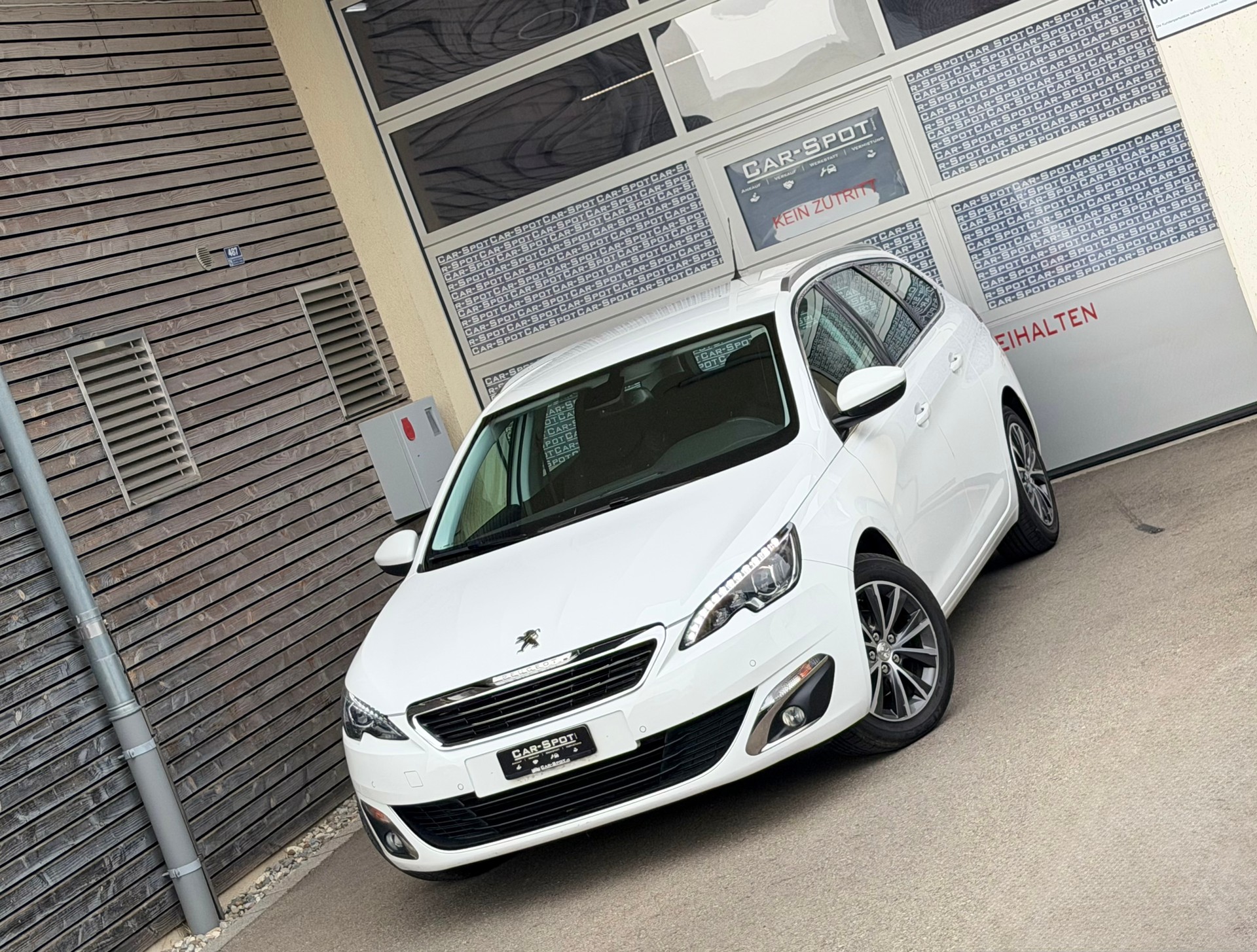PEUGEOT 308 SW 1.2 THP Allure Automatic