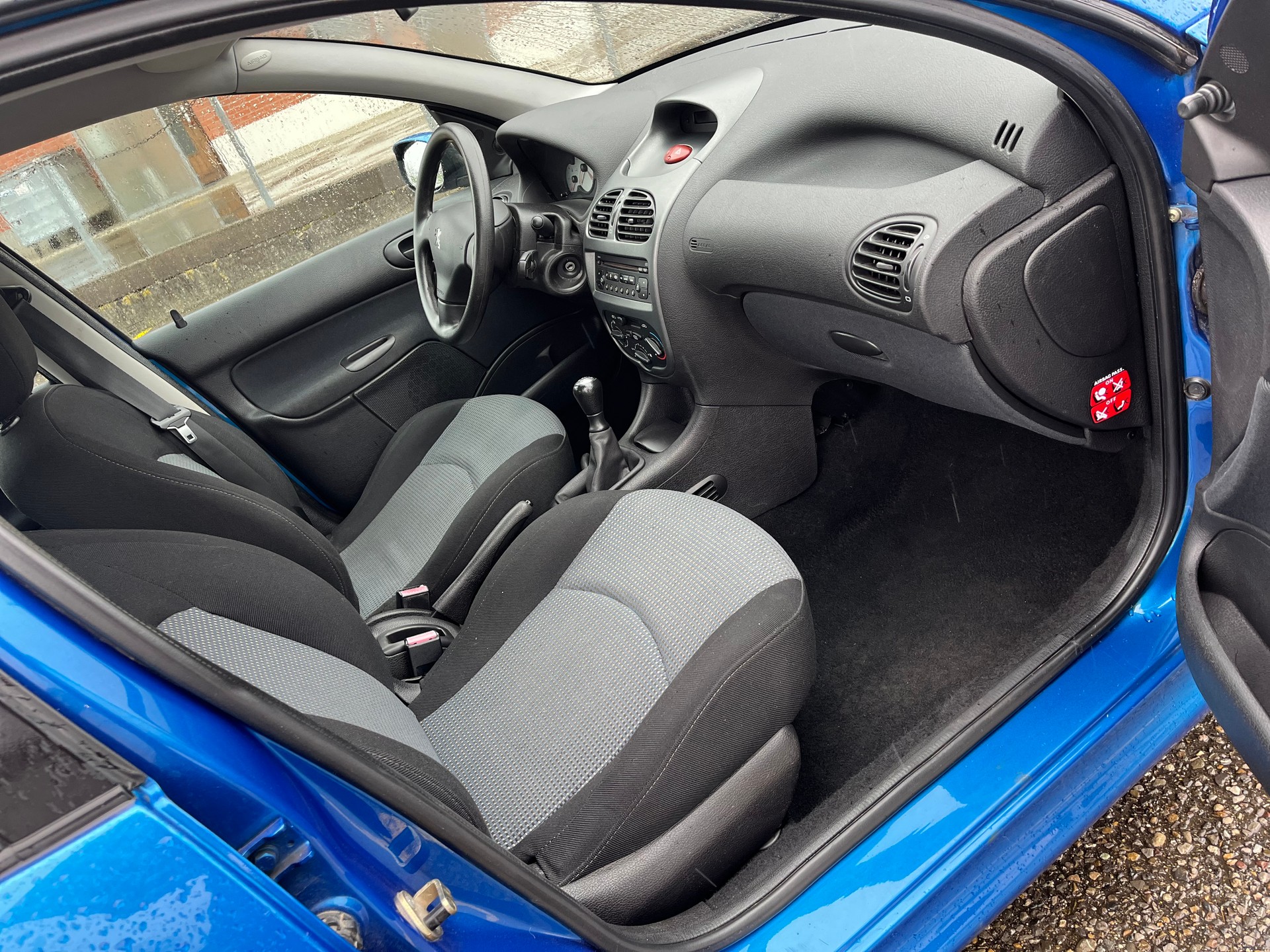 PEUGEOT KM:65000 ab frisch MFK und frisch Servic mit Klimaanlage-image-12