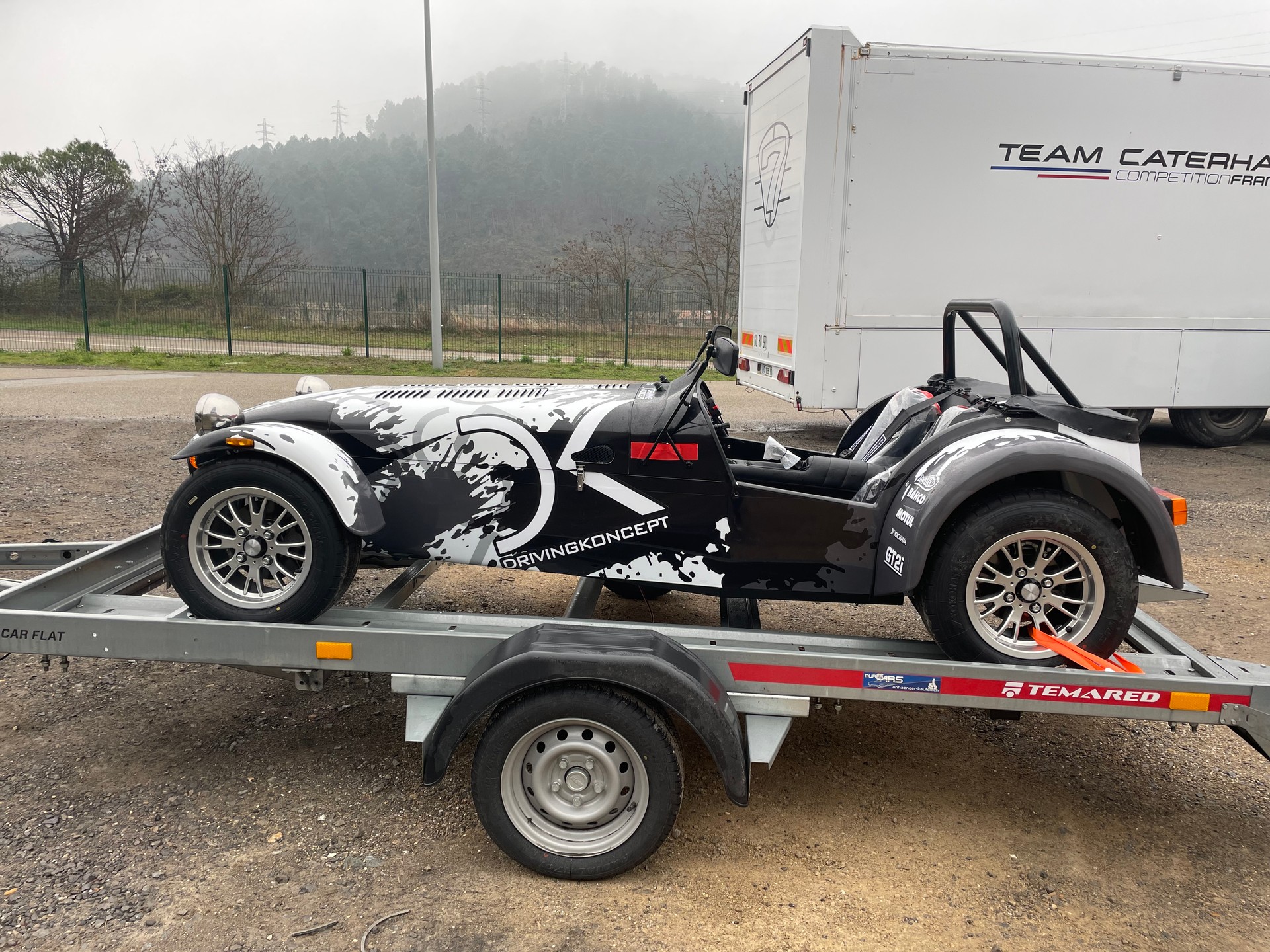 CATERHAM 340R-image-4