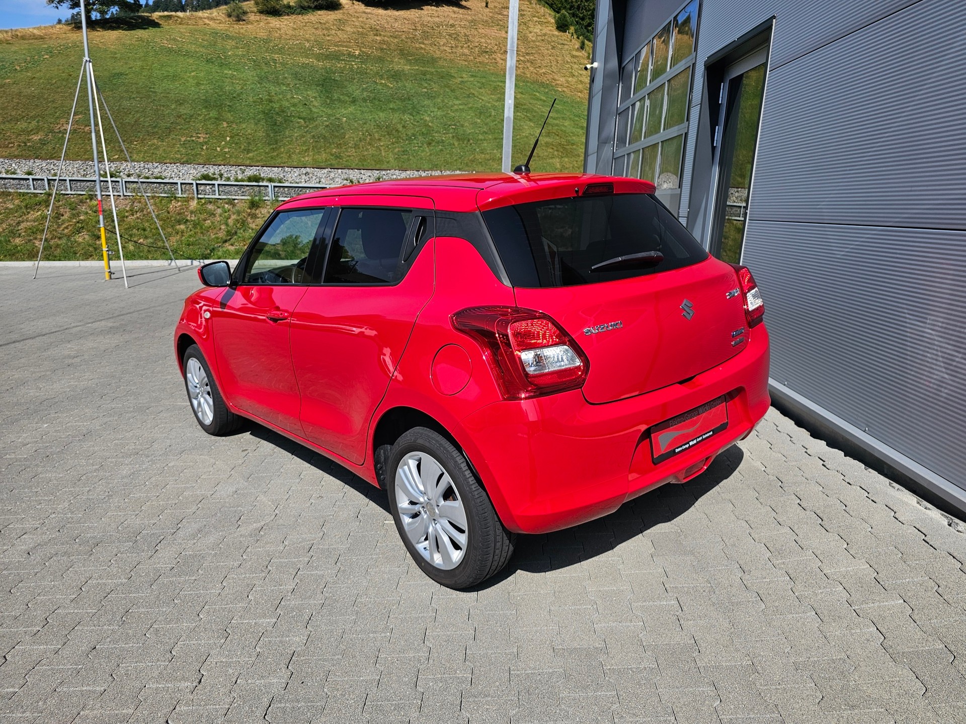 SUZUKI Swift 1.2i 16V SHVS Compact Top Hybrid Allgrip 4x4-image-2