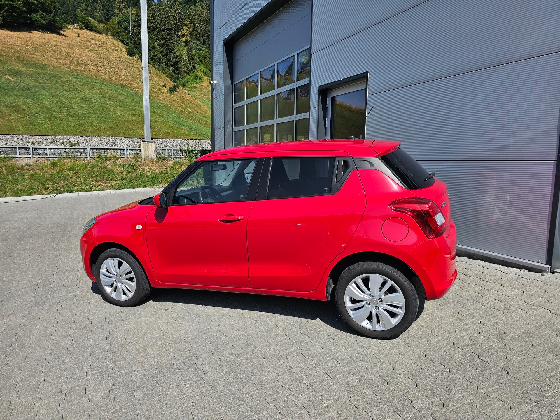 SUZUKI Swift 1.2i 16V SHVS Compact Top Hybrid Allgrip 4x4-image-1