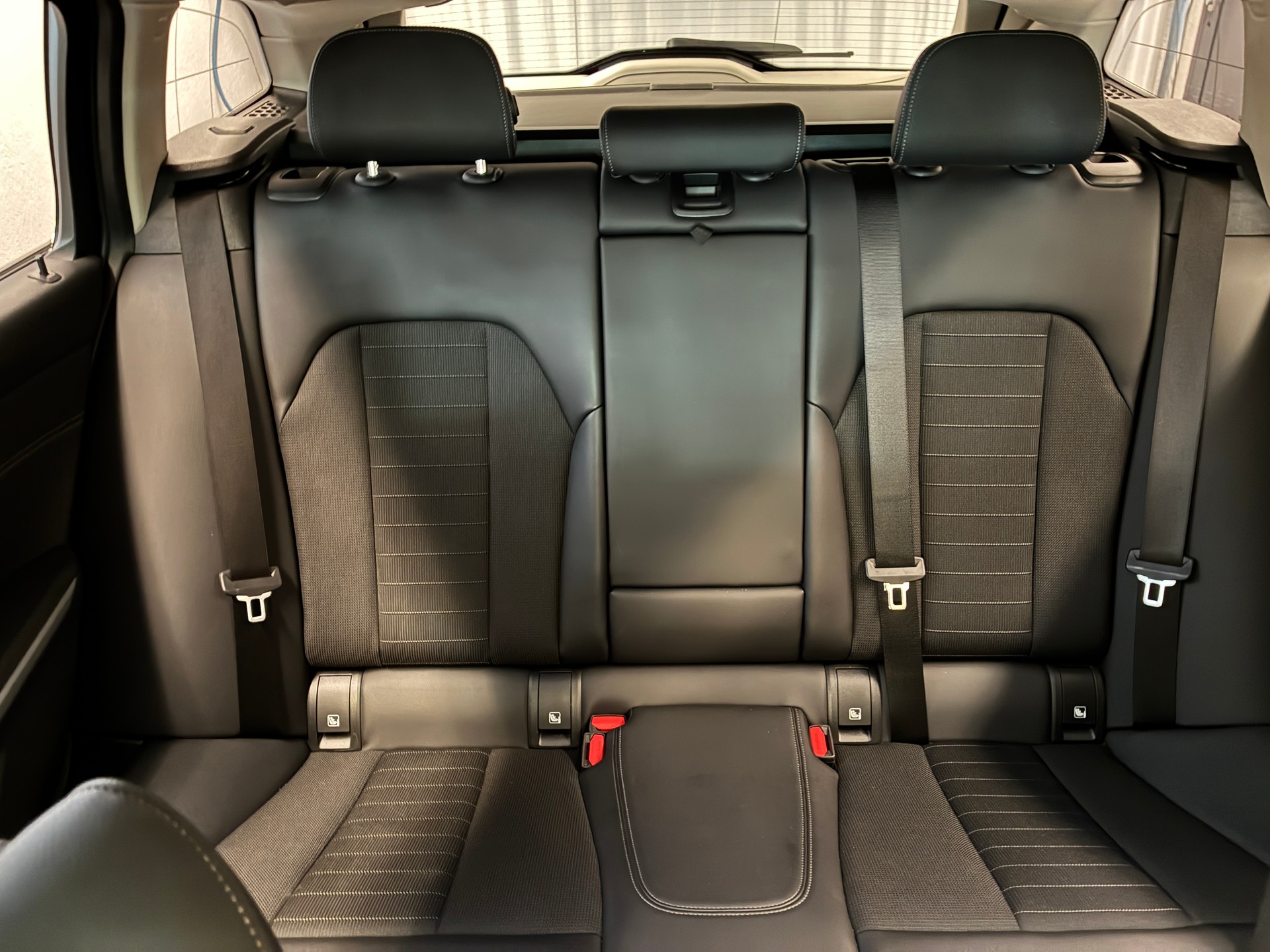 BMW 330e xDrive Touring-image-18