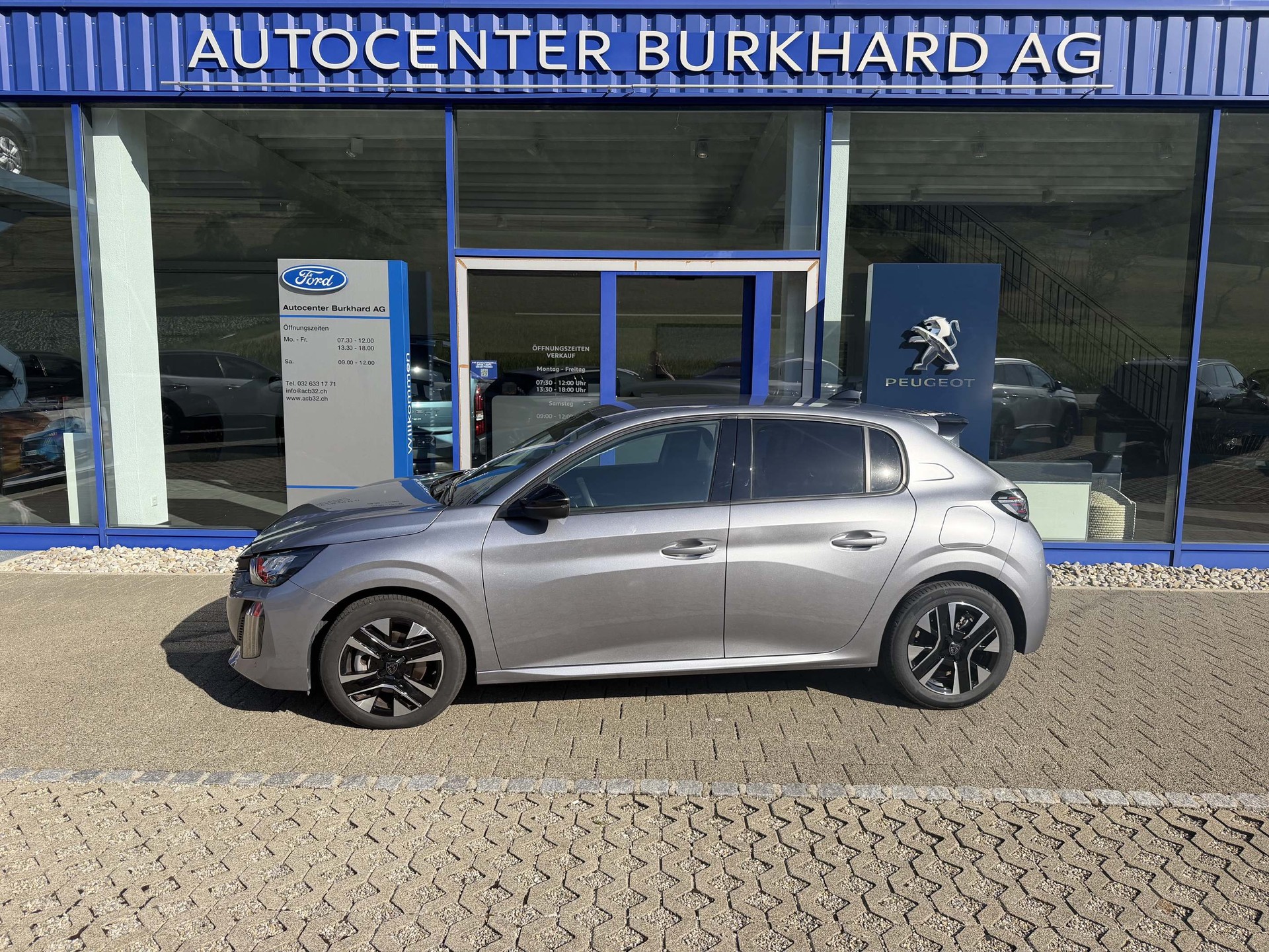 PEUGEOT 208 1.2 Hybrid Allure 5 Jahre Garantie