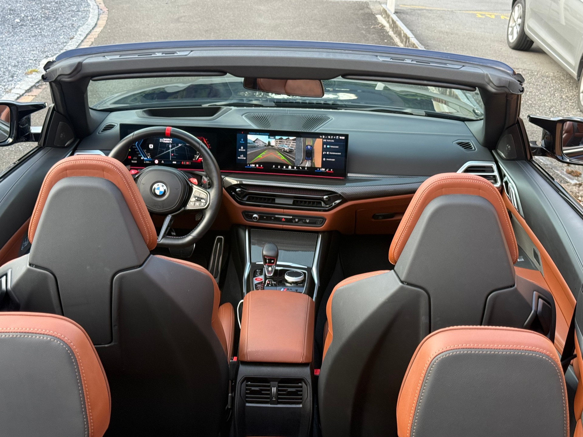 BMW M4 Cabrio Competition M xDrive-image-12
