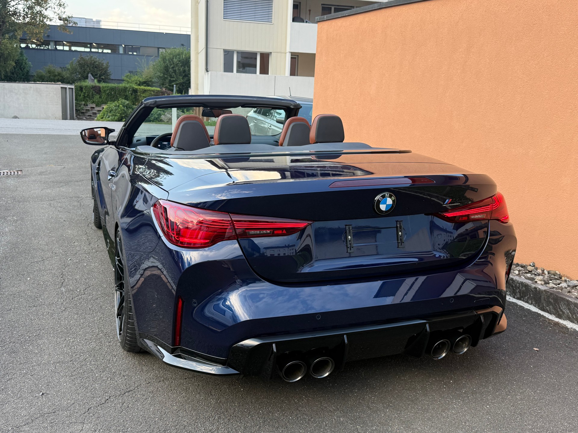 BMW M4 Cabrio Competition M xDrive-image-6