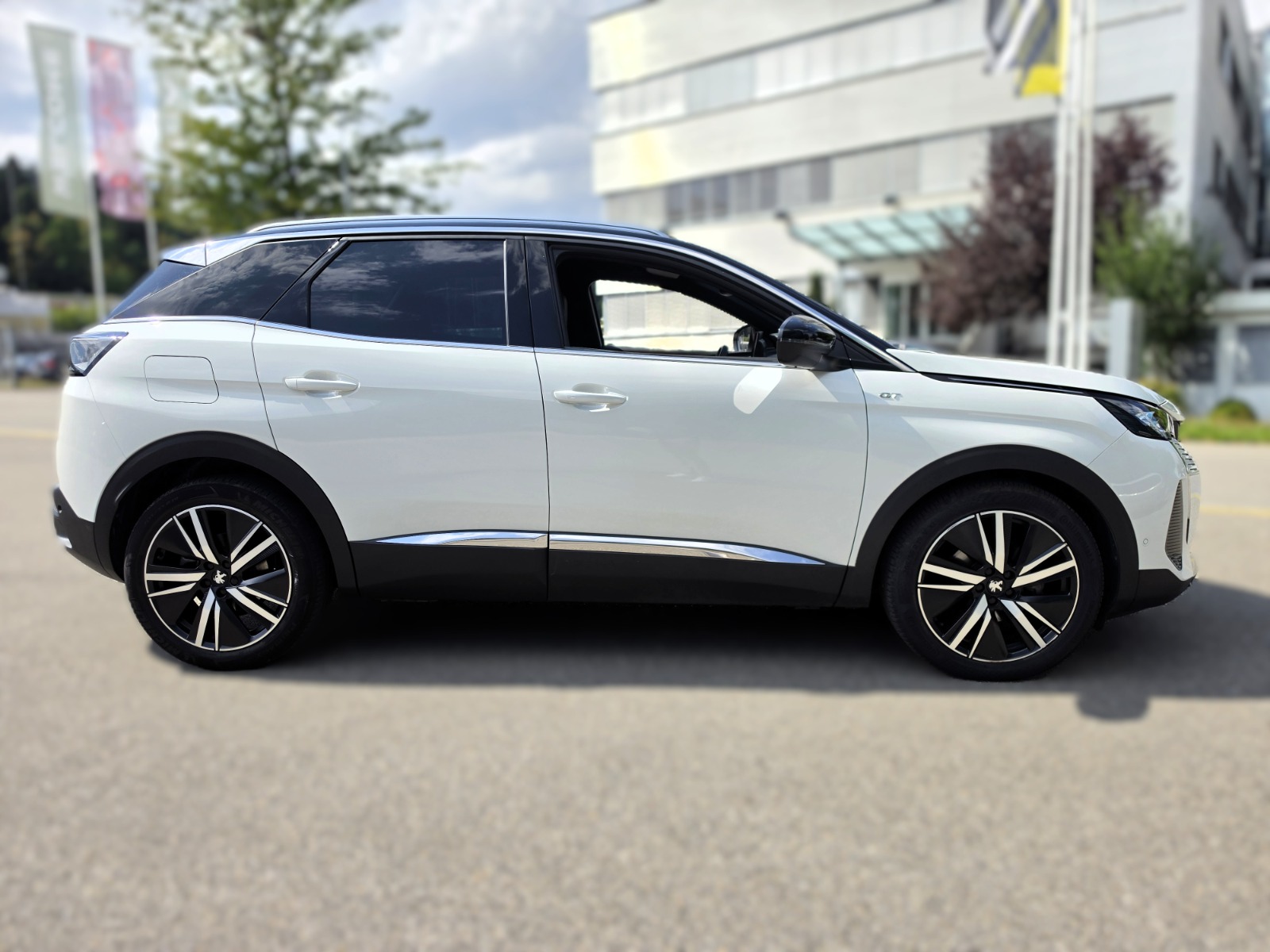 PEUGEOT 3008 1.5 BlueHDi GT Pack EAT8-image-5