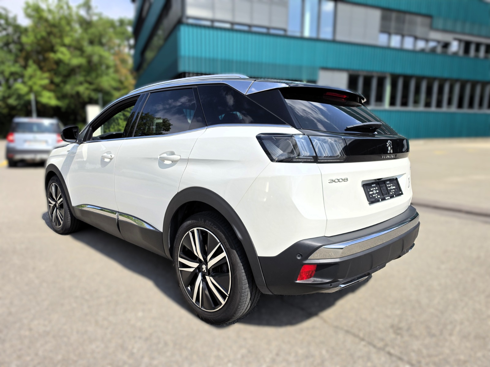 PEUGEOT 3008 1.5 BlueHDi GT Pack EAT8-showroom-element-2