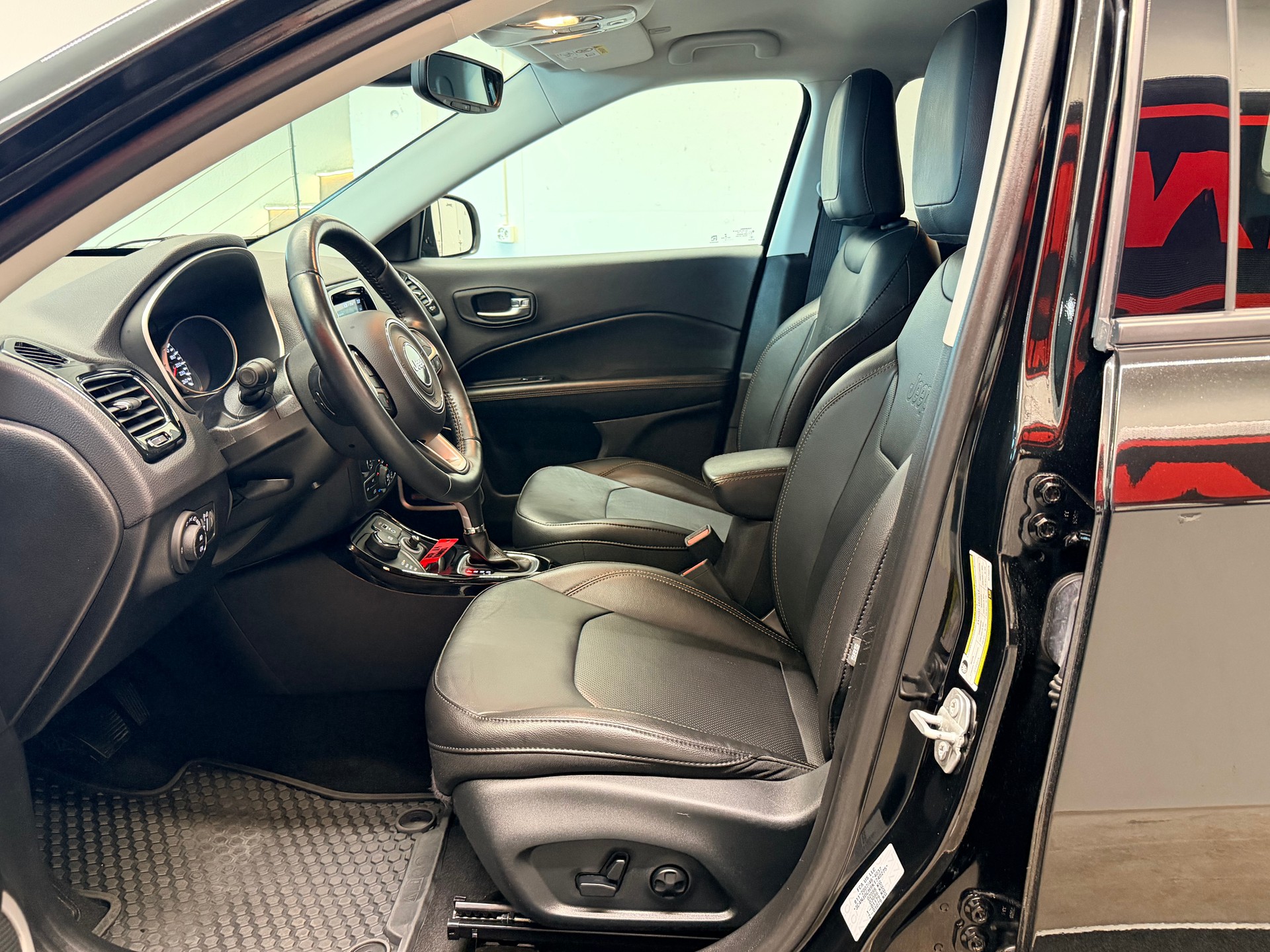 JEEP Compass 1.4 Turbo Limited AWD 9ATX-image-12
