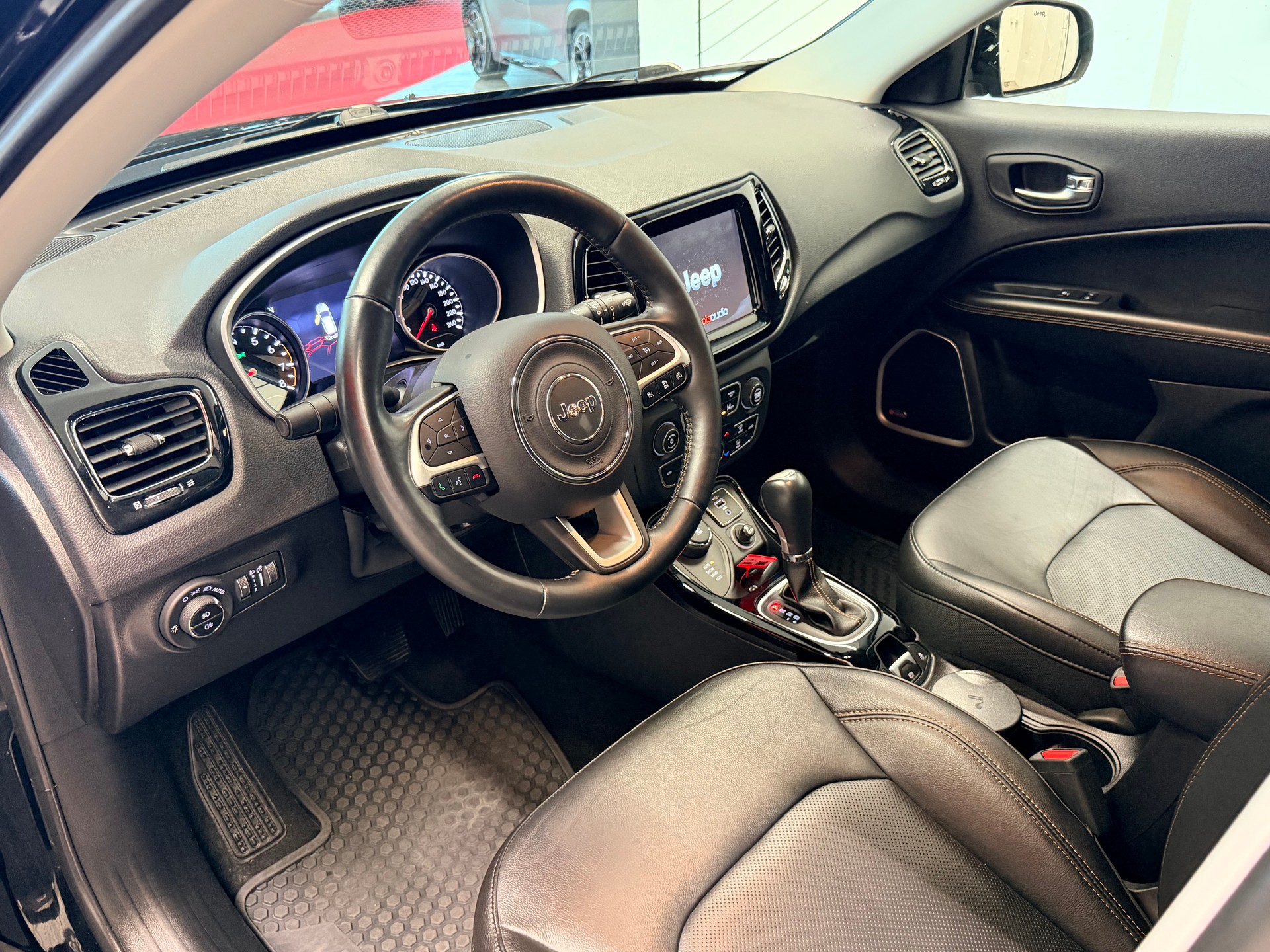 JEEP Compass 1.4 Turbo Limited AWD 9ATX-image-9