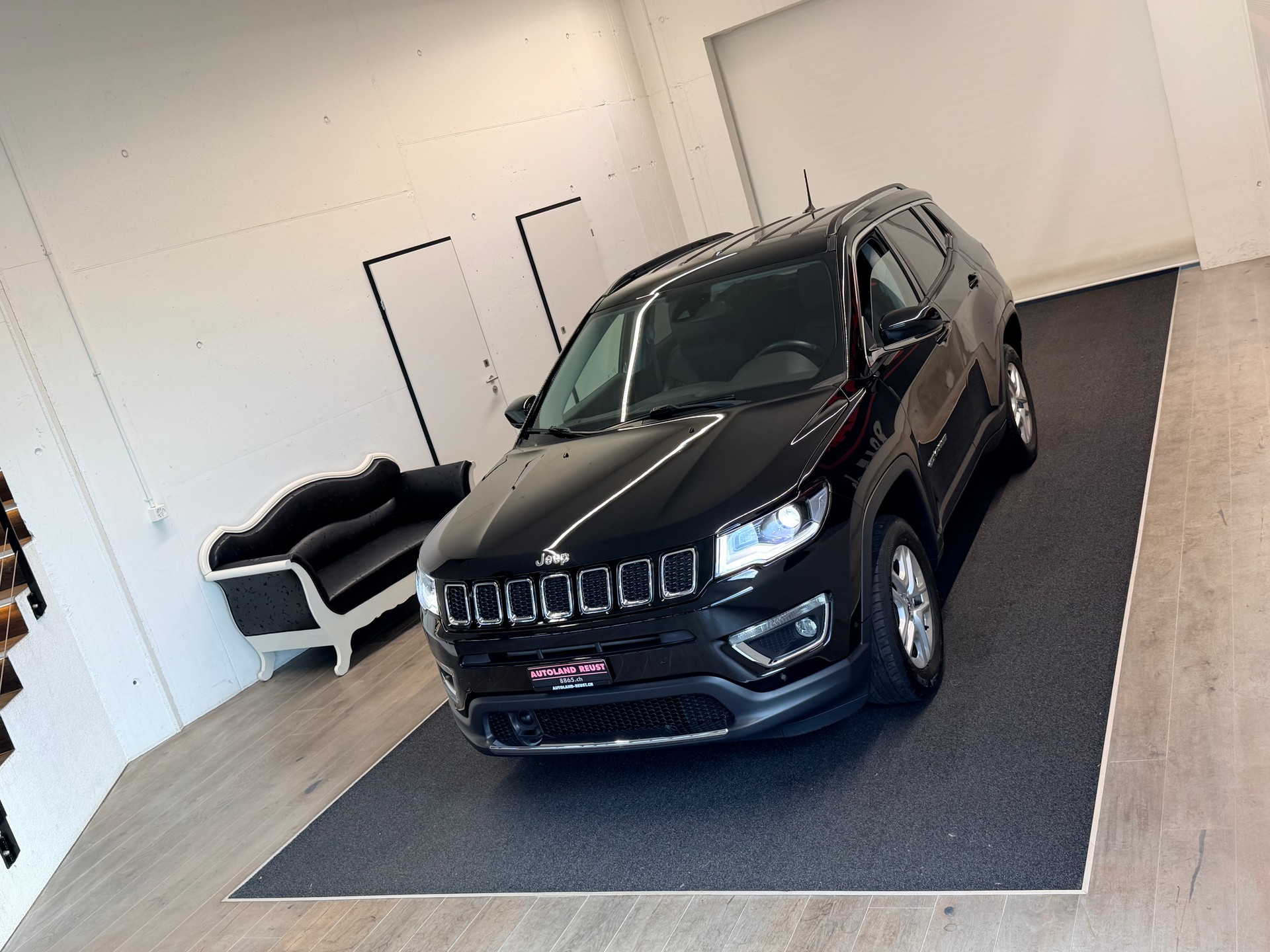 JEEP Compass 1.4 Turbo Limited AWD 9ATX-showroom-element-3