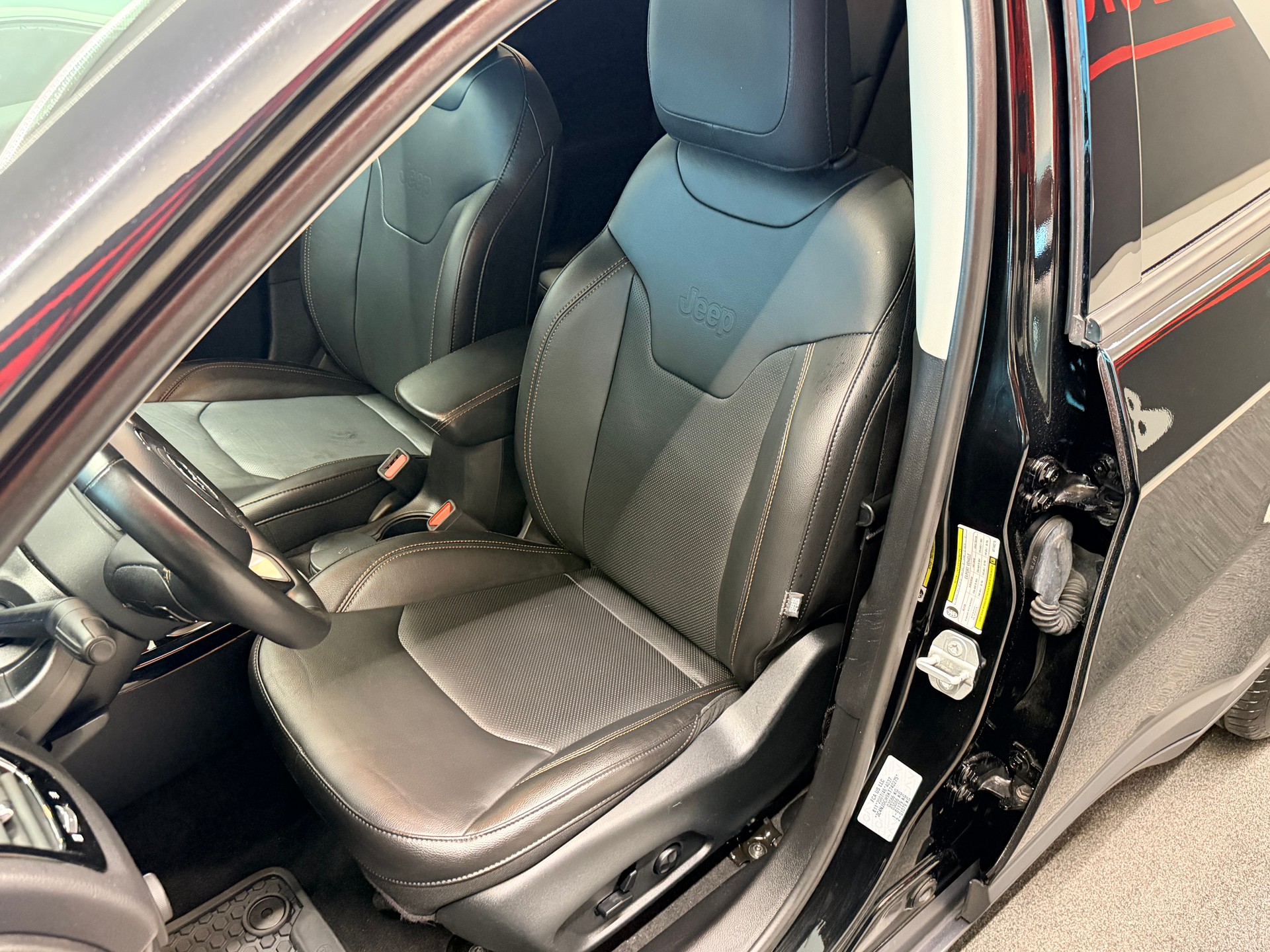 JEEP Compass 1.4 Turbo Limited AWD 9ATX-image-13