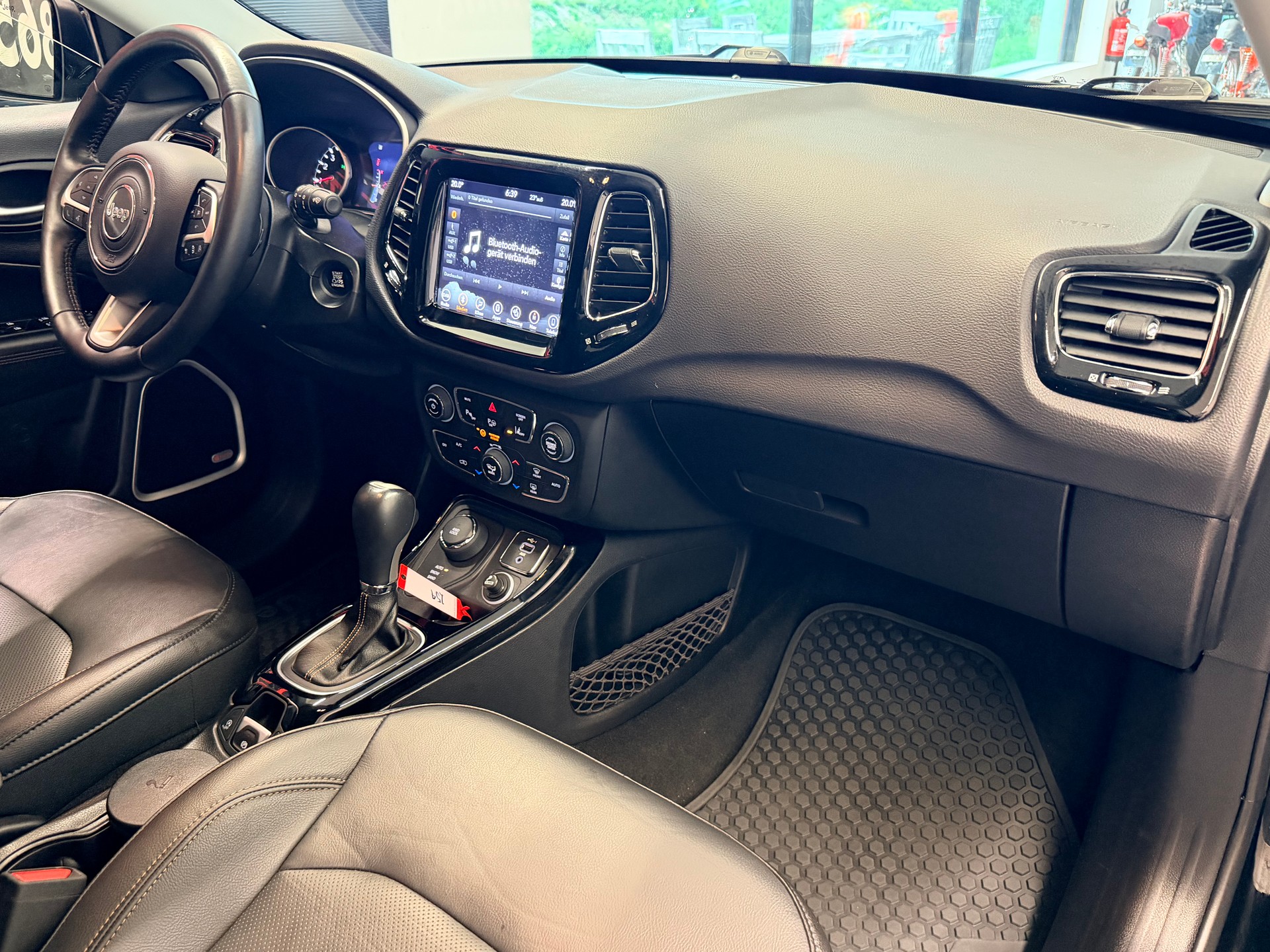 JEEP Compass 1.4 Turbo Limited AWD 9ATX-image-16