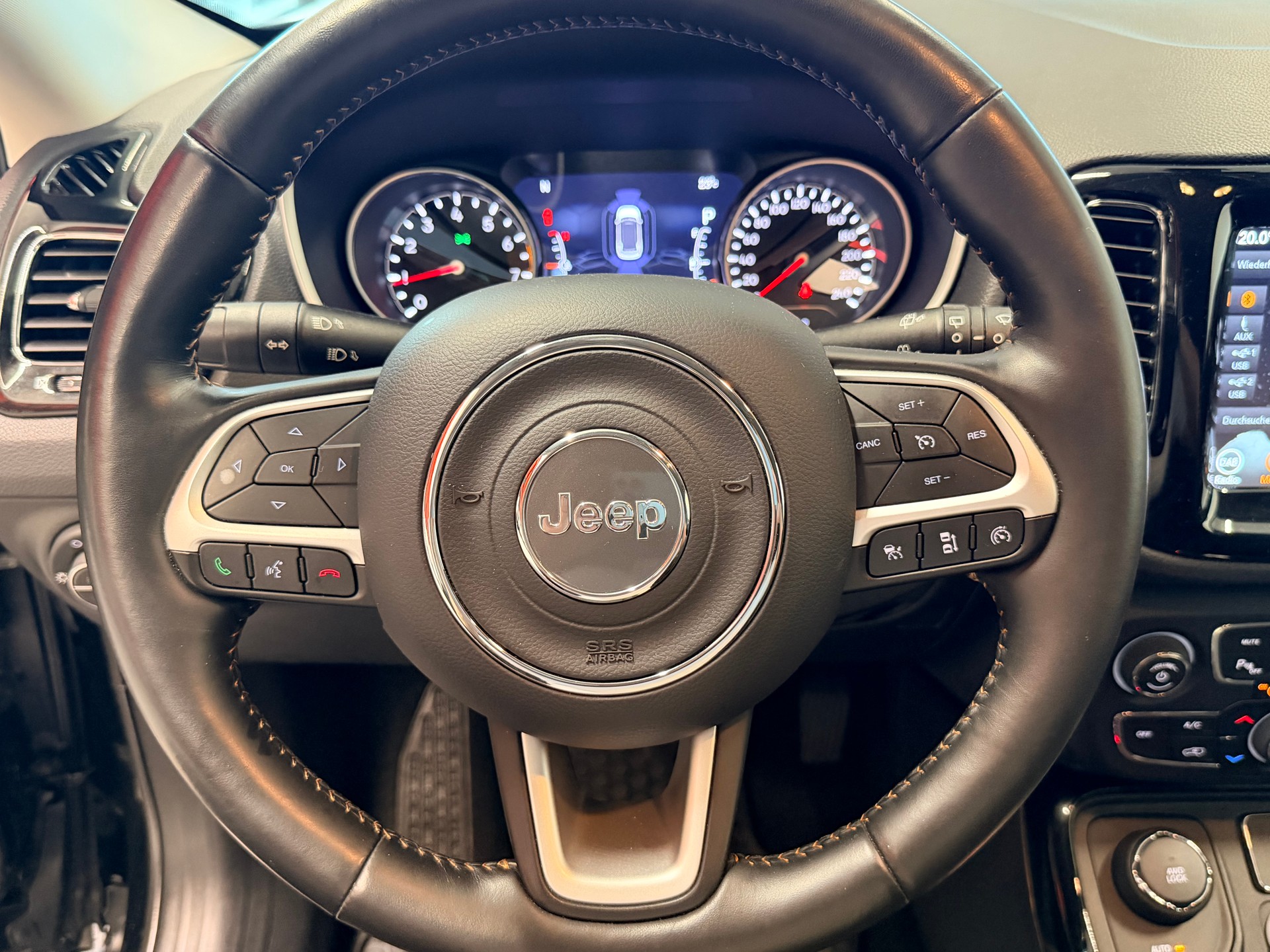 JEEP Compass 1.4 Turbo Limited AWD 9ATX-image-24