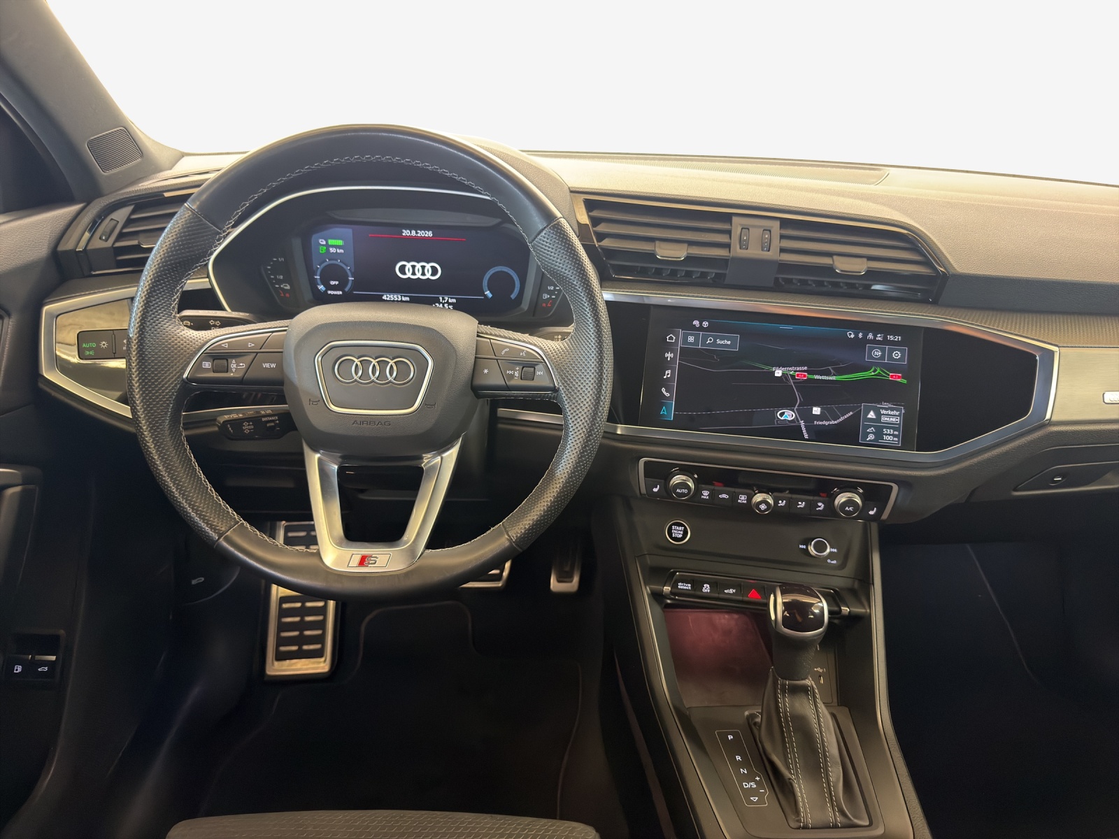 AUDI Q3 Sportback 45 TFSI e S line S-tronic-image-9