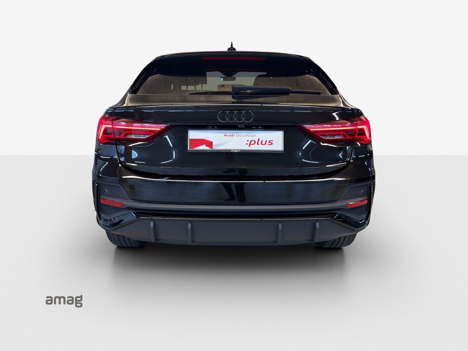 AUDI Q3 Sportback 45 TFSI e S line S-tronic-image-4