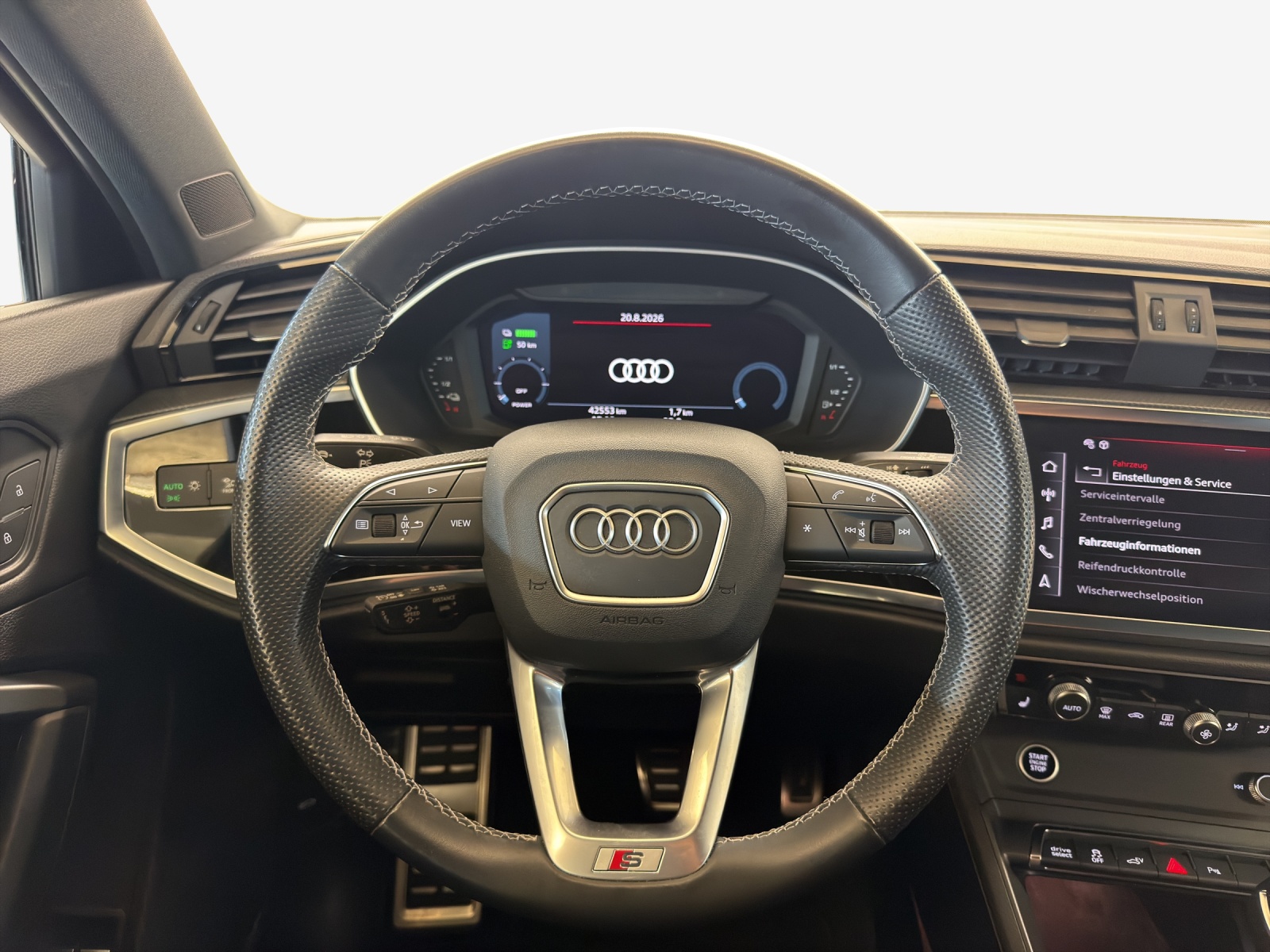 AUDI Q3 Sportback 45 TFSI e S line S-tronic-image-10