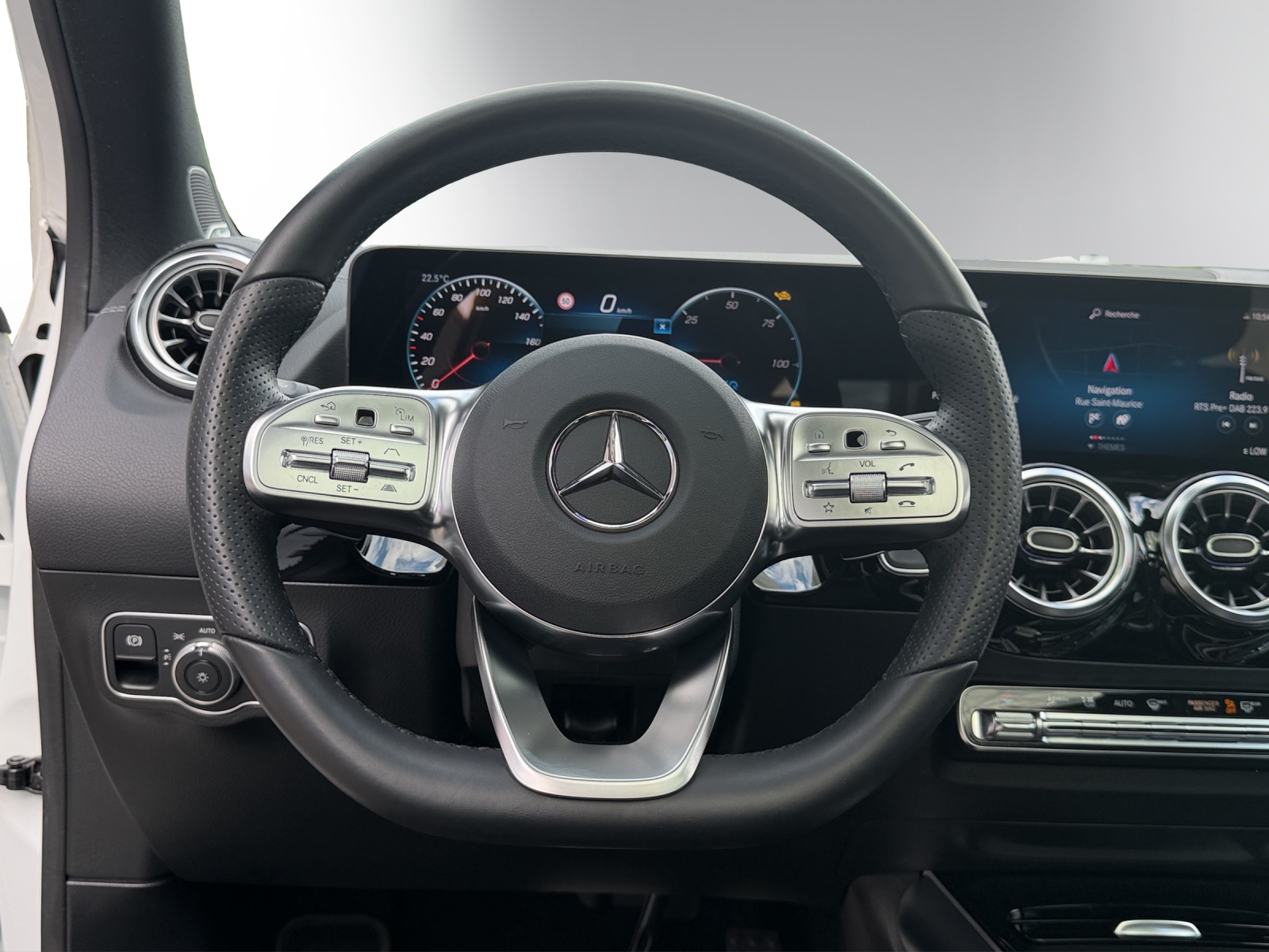 MERCEDES-BENZ EQA 350 4M Swiss Star AMG-image-12