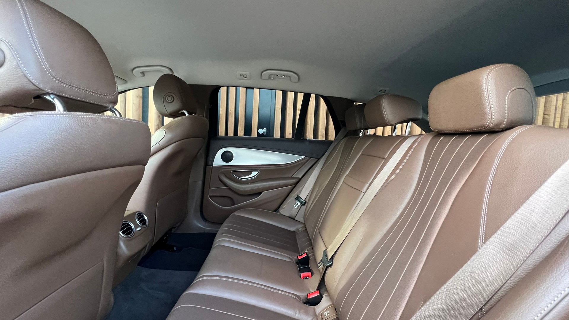 MERCEDES-BENZ E 220 d SWISS STAR AVANTGARDE 4MATIC 9G-TRONIC l 194 PS-image-26