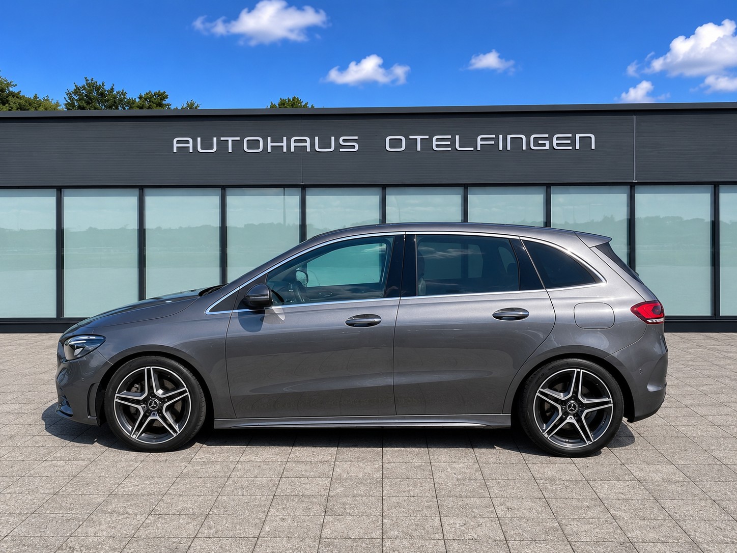 MERCEDES-BENZ B 220 AMG Line 4matic