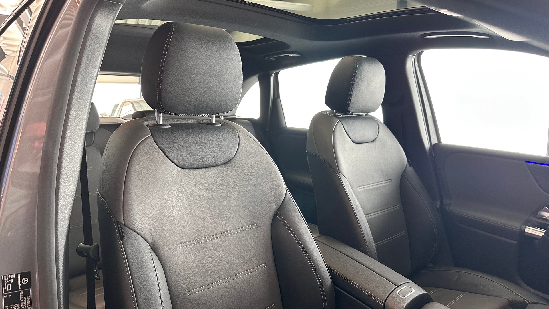 MERCEDES-BENZ B 220 AMG Line 4matic-showroom-element-1