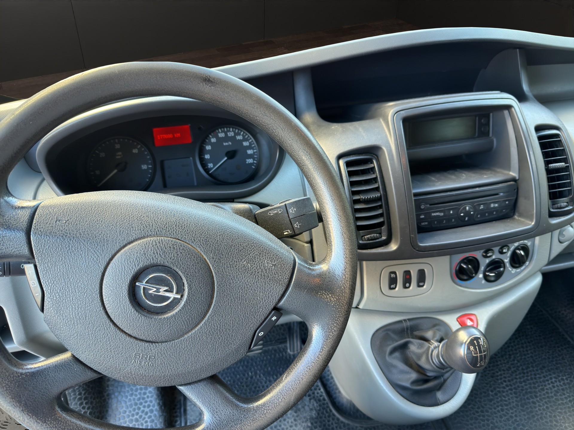 OPEL Vivaro 2.0 CDTI 2.9t L1H1-image-7
