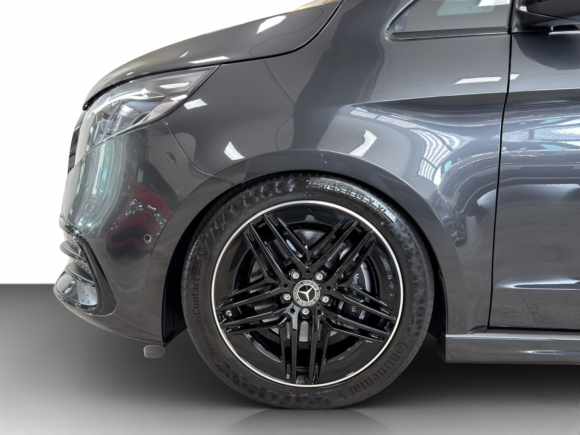 MERCEDES-BENZ V 300 d lang 4Matic Swiss Edition 9G-Tronic-showroom-element-1