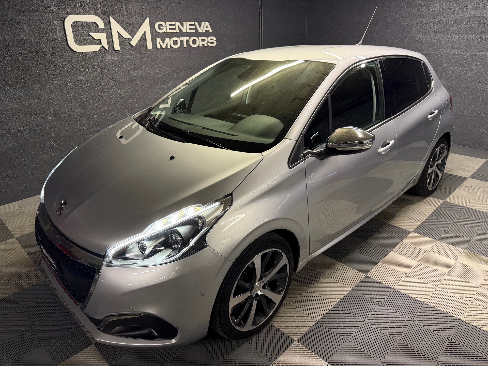 PEUGEOT 208 1.2 Allure EAT6
