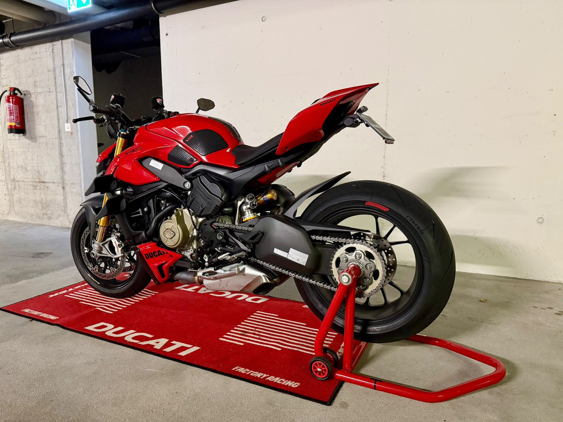 DUCATI Streetfighter V4 S-image-2