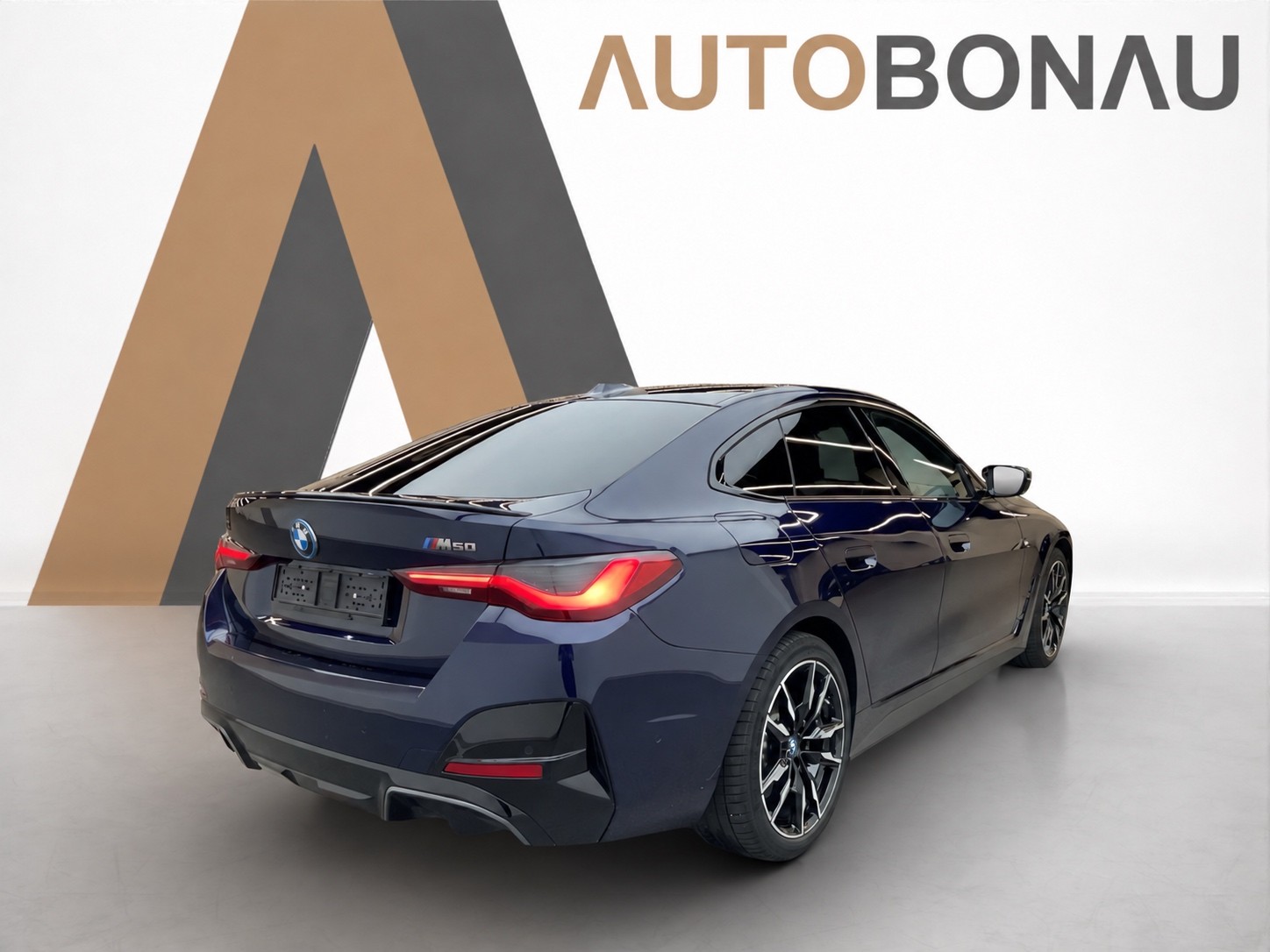 BMW i4 M50 M Sport Pro Sky AHK-showroom-element-2
