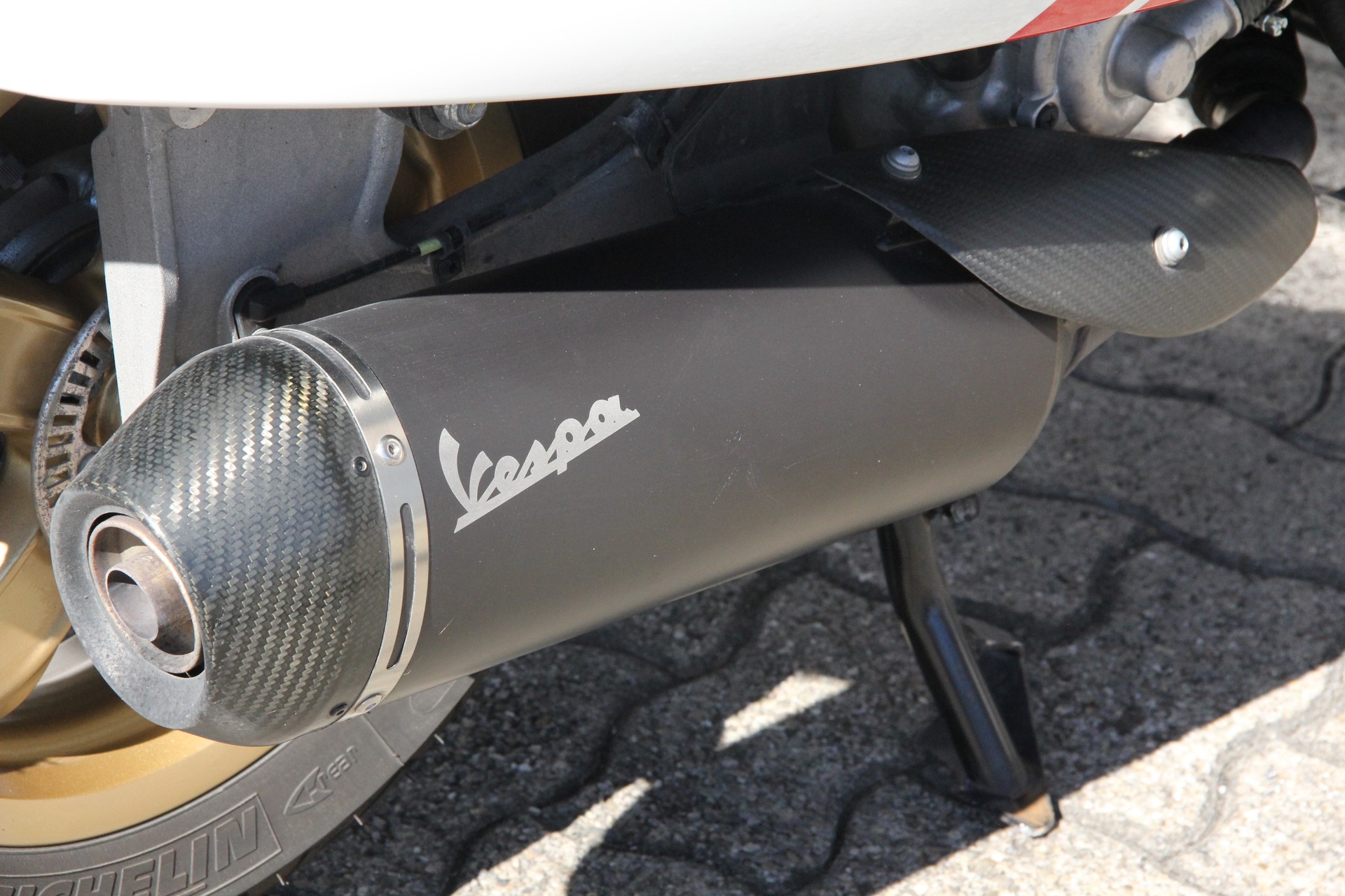 PIAGGIO Vespa GTS 300 Racing Sixties ABS-image-14