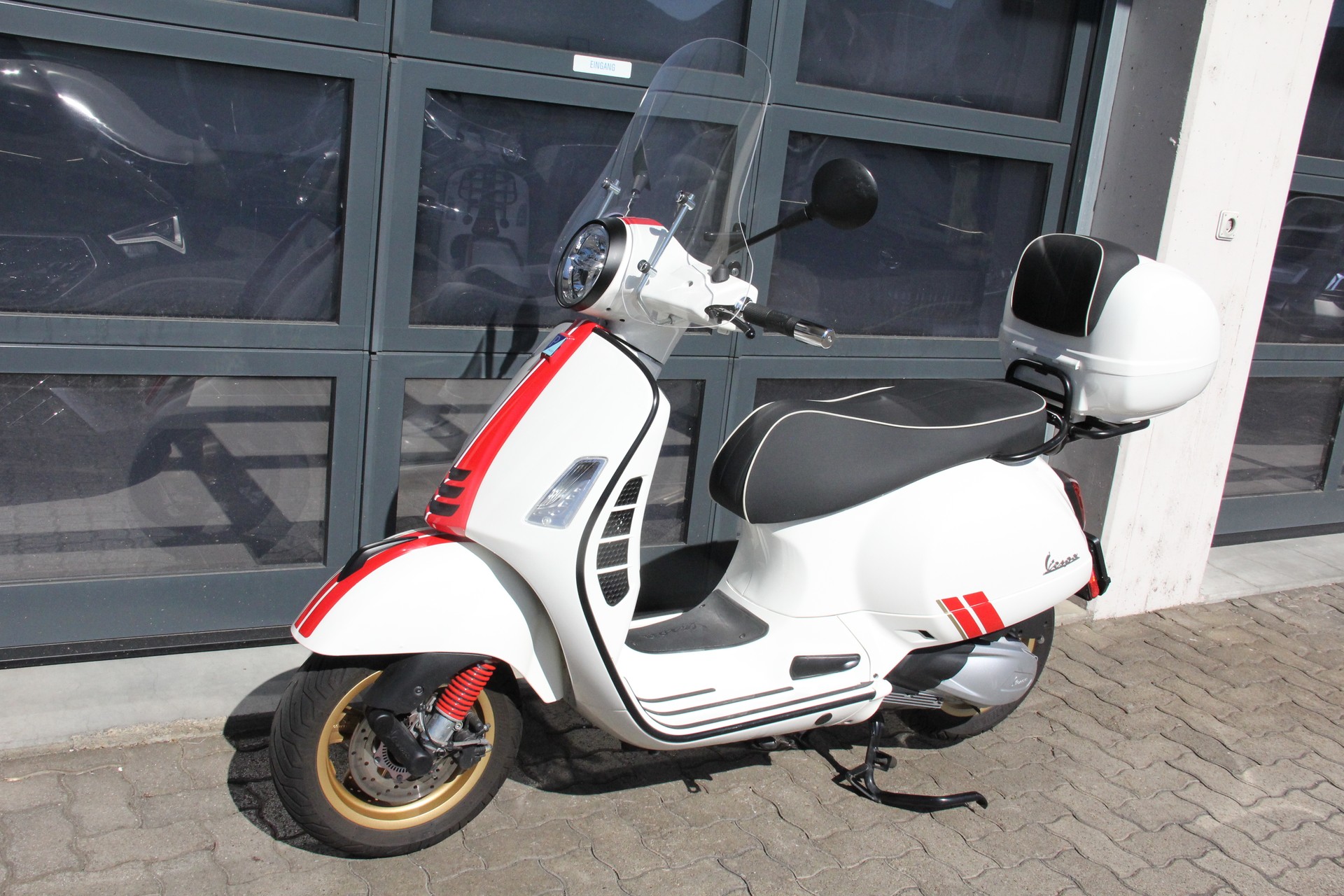 PIAGGIO Vespa GTS 300 Racing Sixties ABS-image-6
