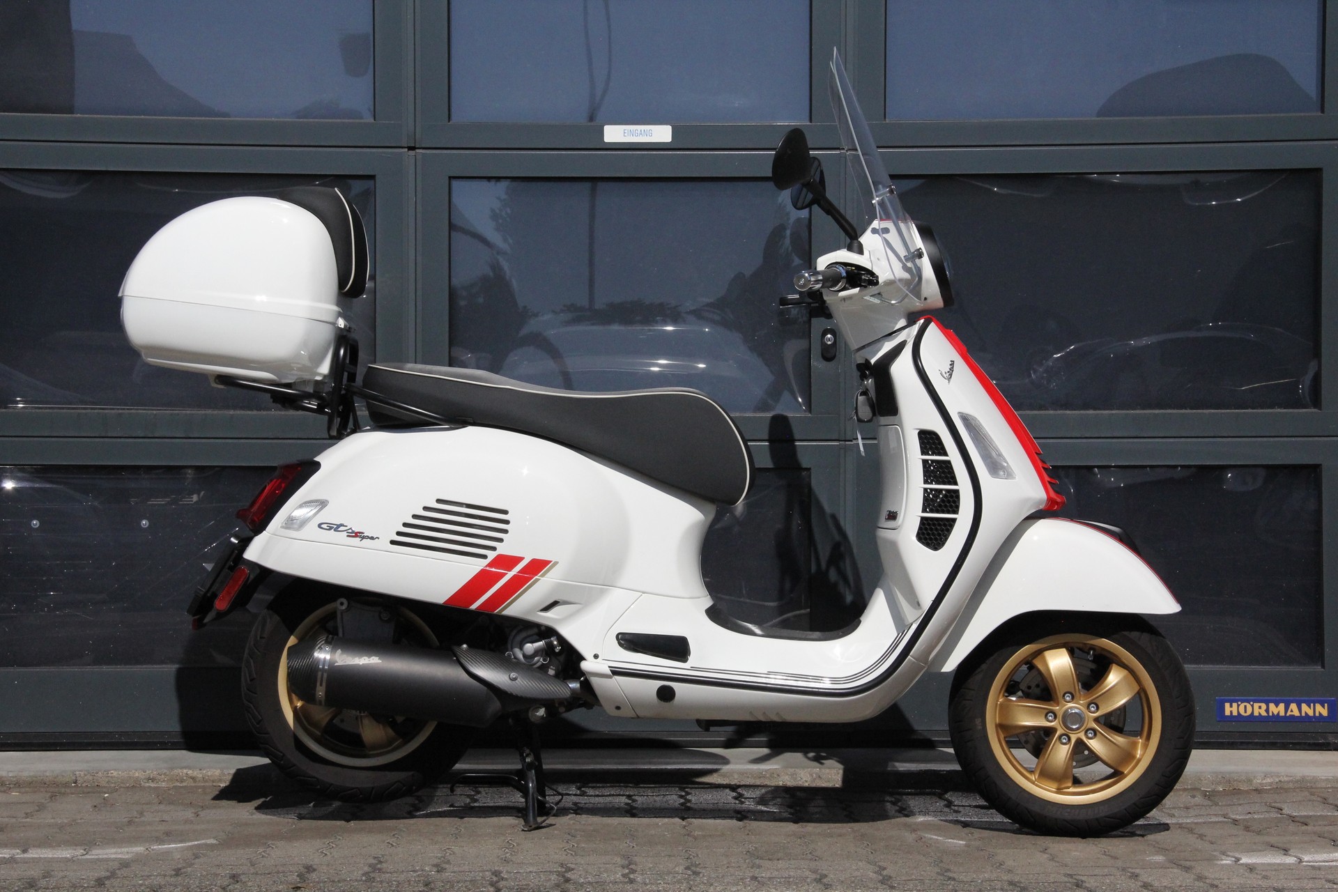PIAGGIO Vespa GTS 300 Racing Sixties ABS-image-0