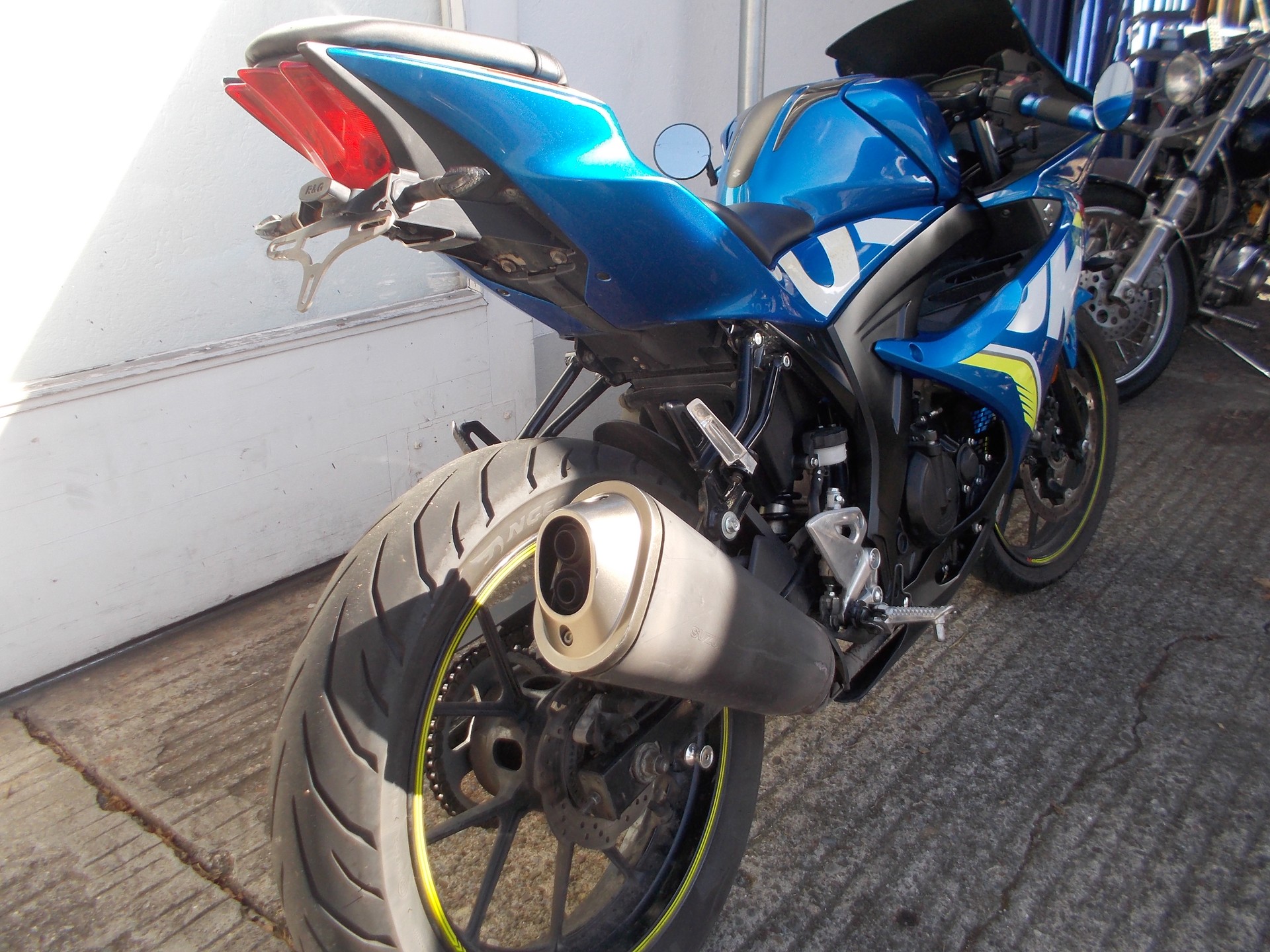 SUZUKI GSX-R 125 L7-image-1