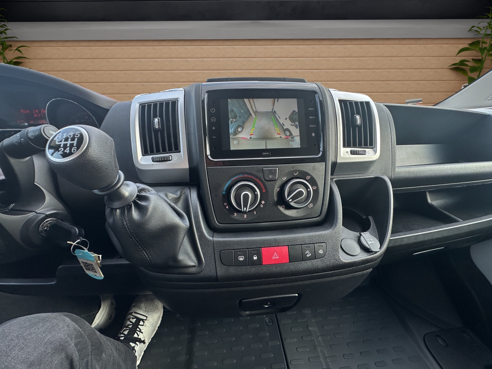 PEUGEOT Boxer 2.2 HDI 335 L2H2-image-6
